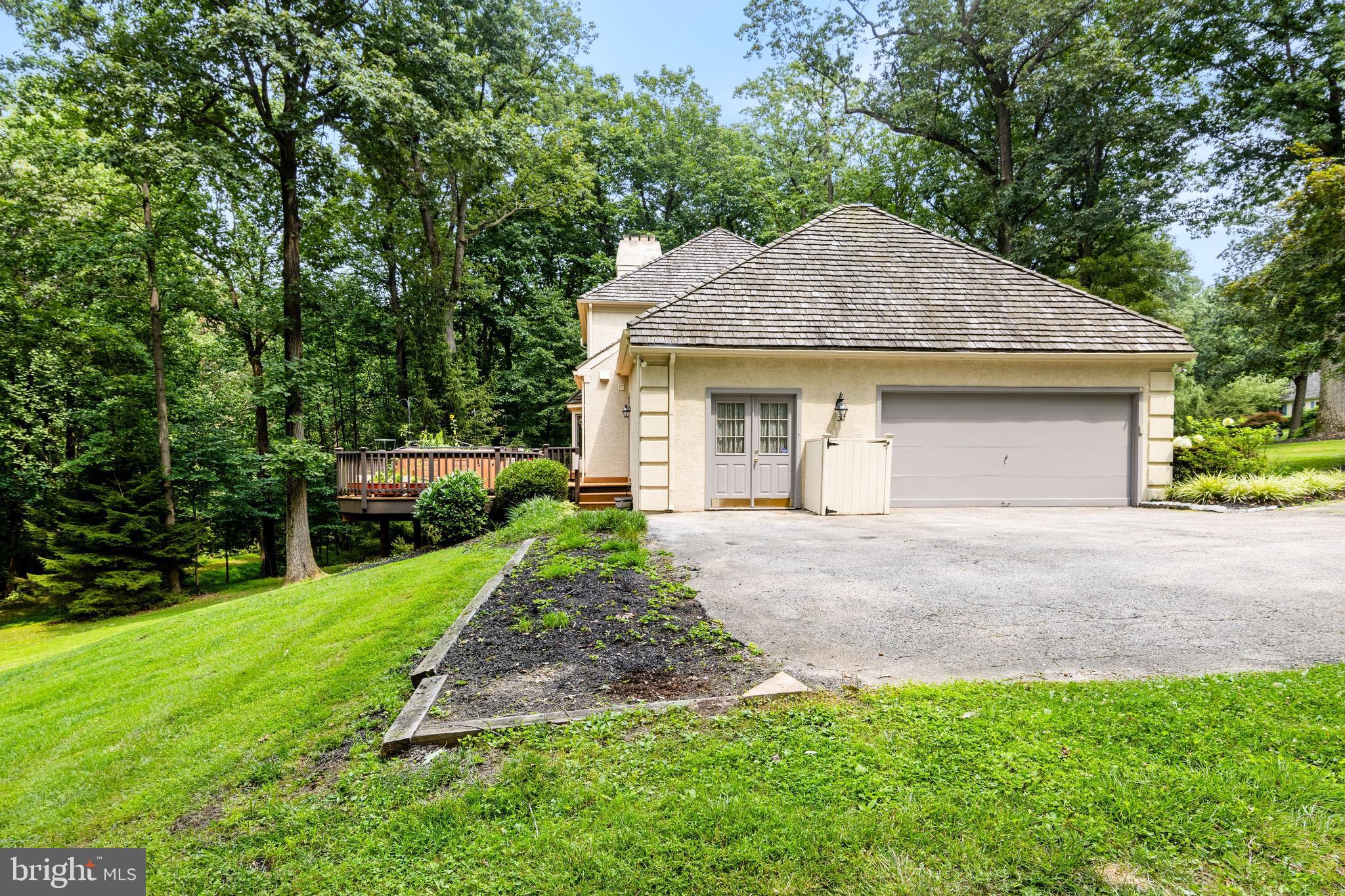 THE CIRCLES - Residential