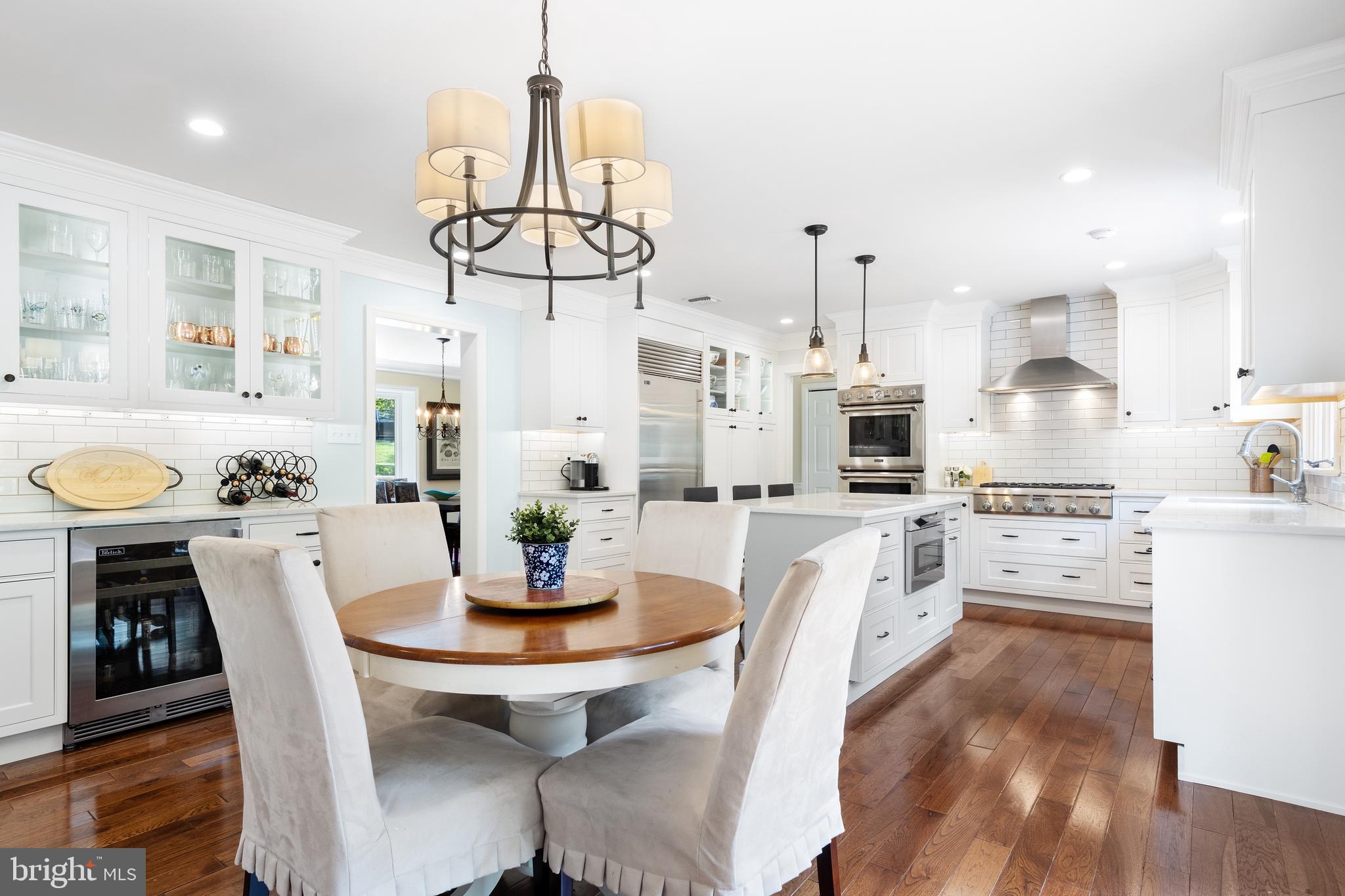 THE CIRCLES - Residential