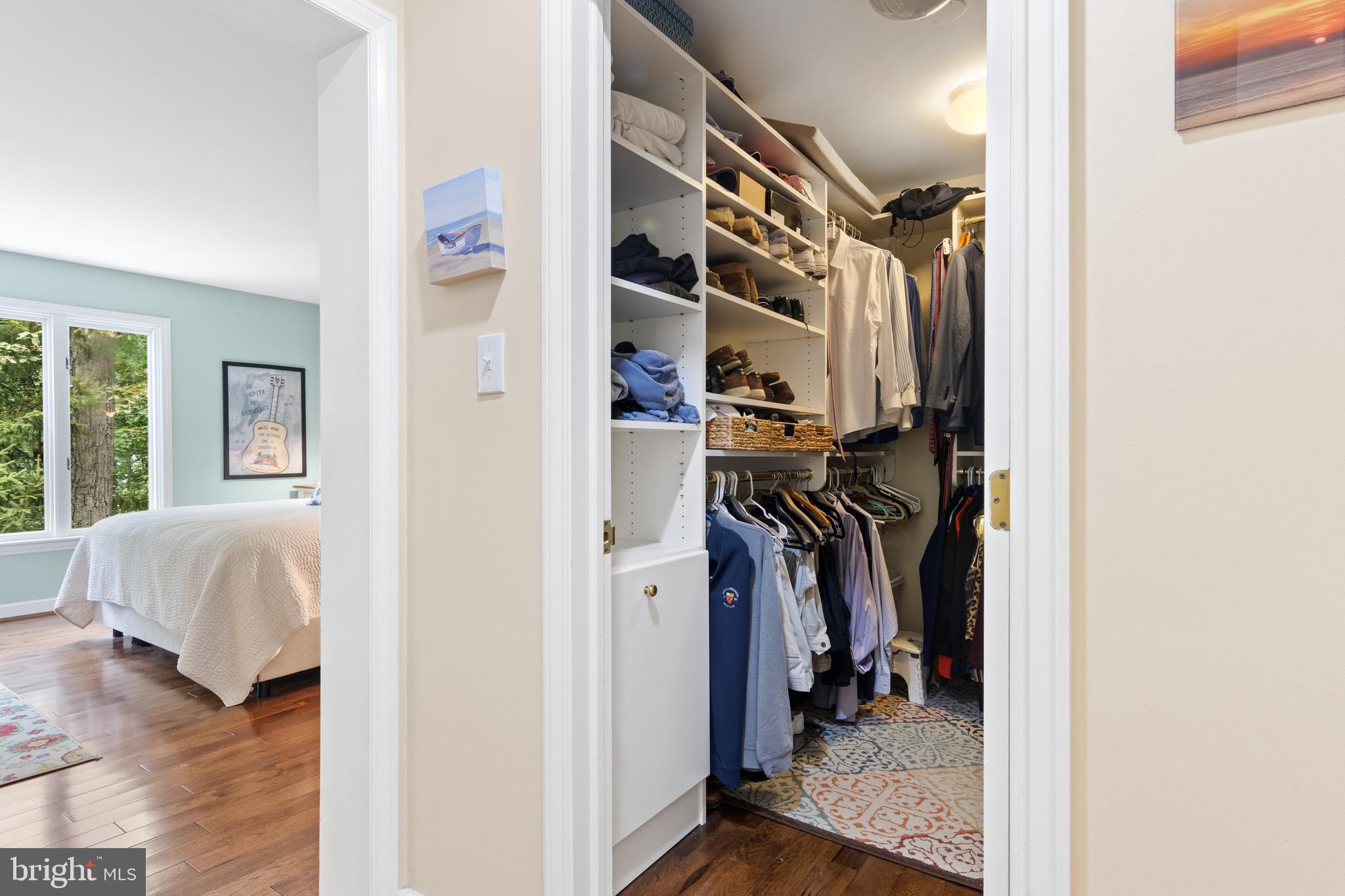 THE CIRCLES - Residential