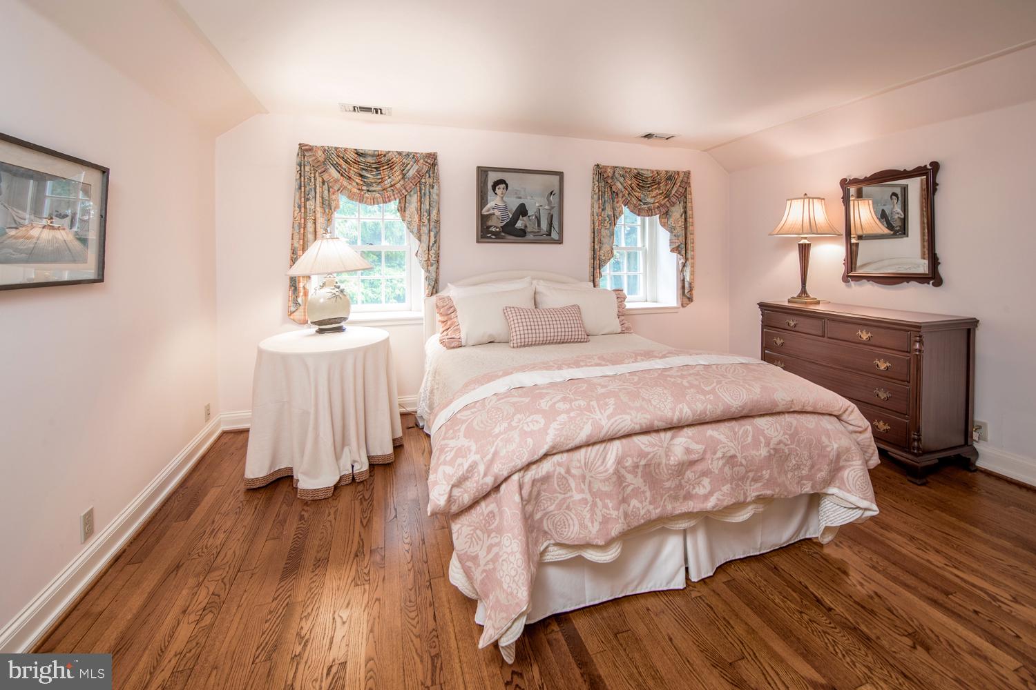 GLADWYNE - Residential