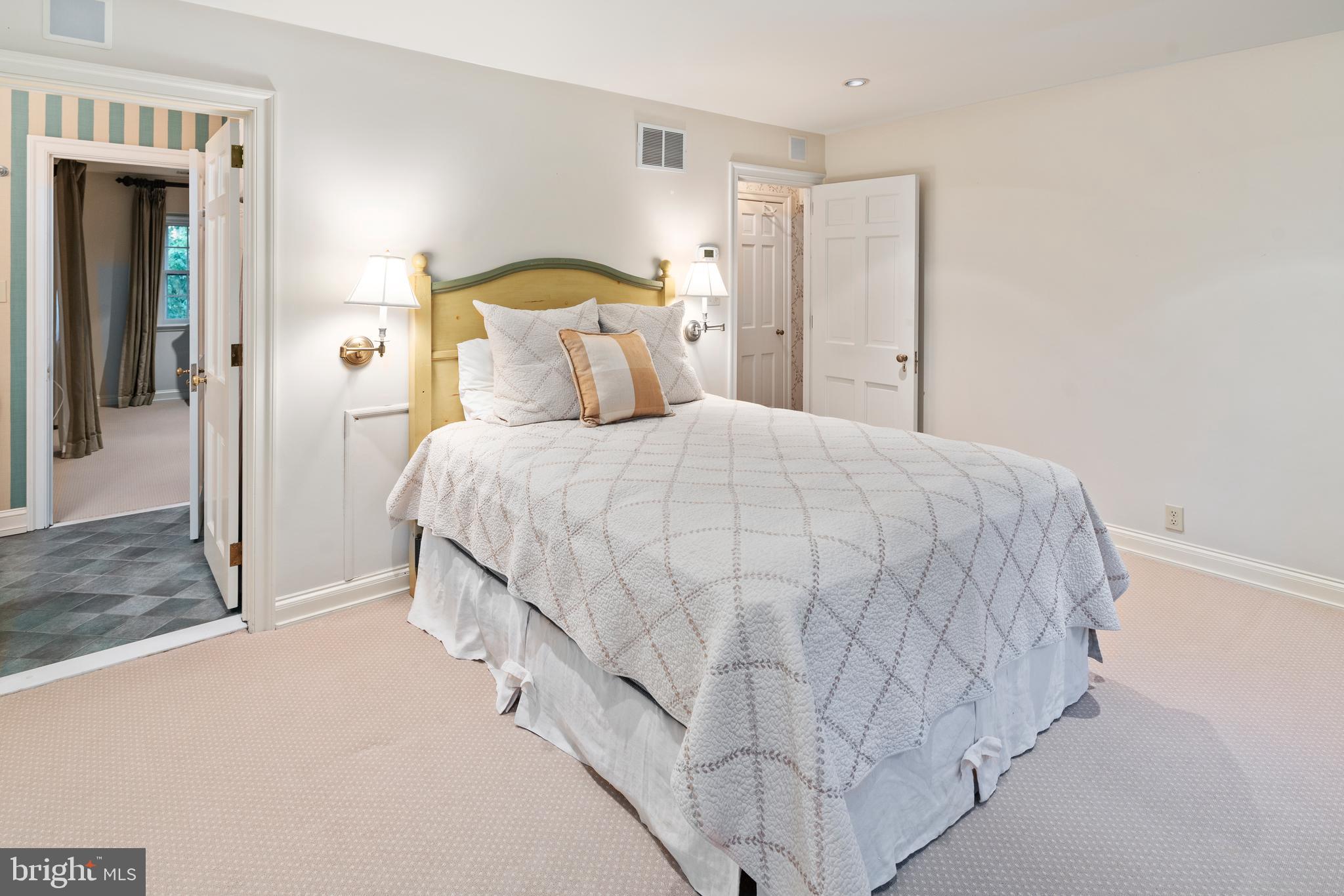 GLADWYNE - Residential