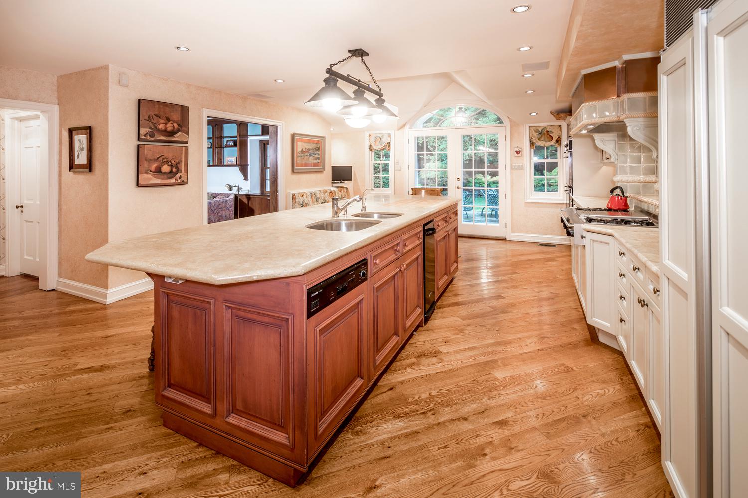 GLADWYNE - Residential