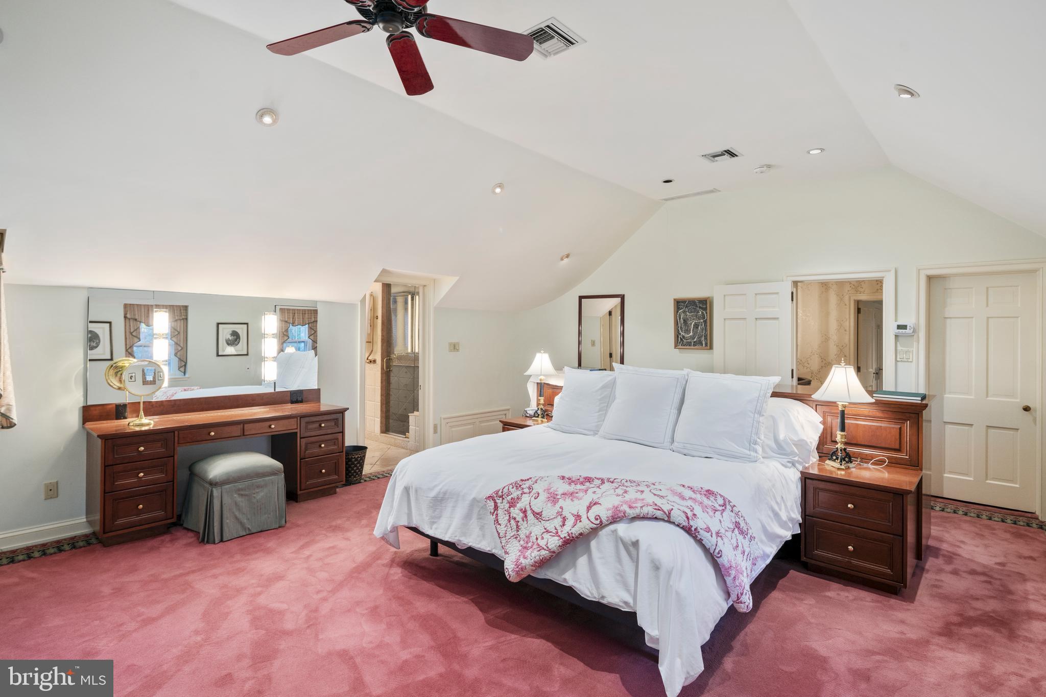 GLADWYNE - Residential