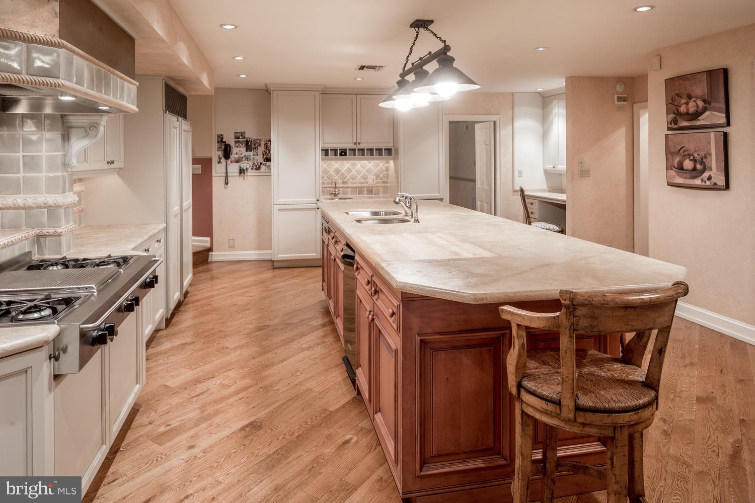 GLADWYNE - Residential