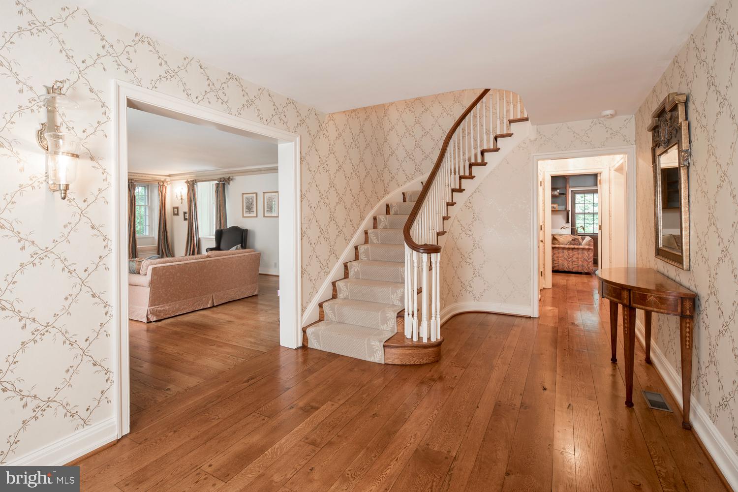 GLADWYNE - Residential