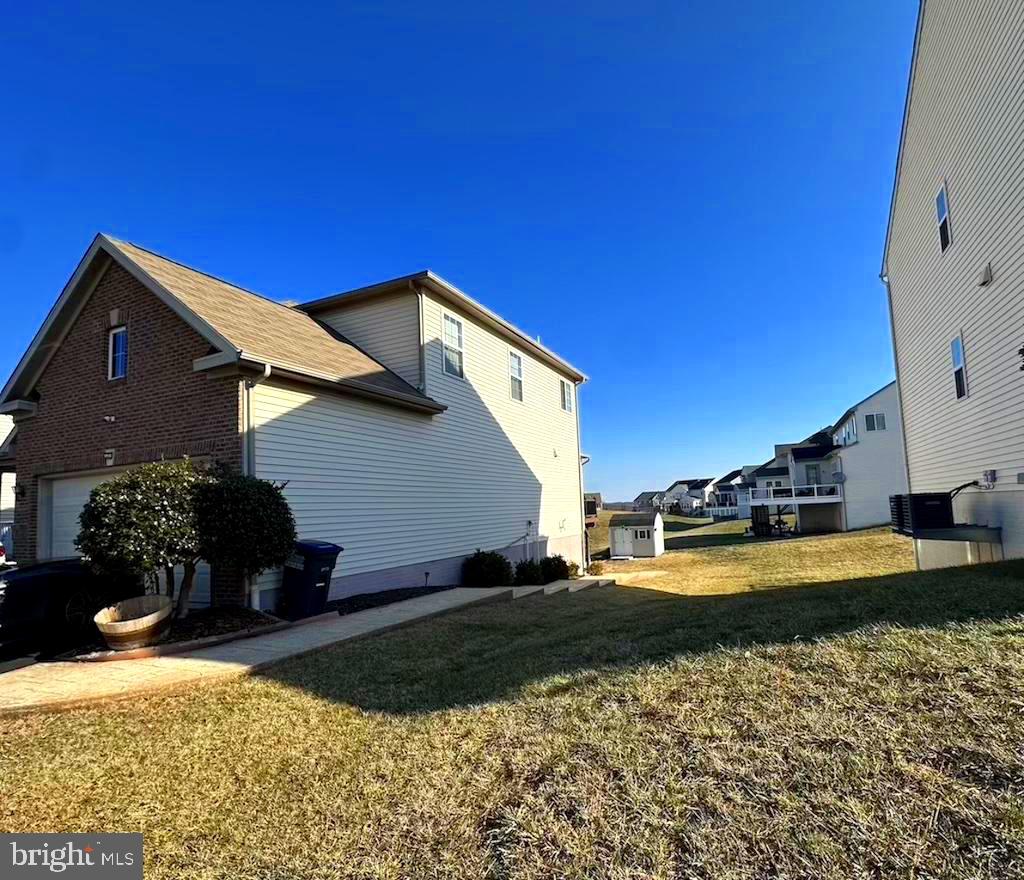 STONEWALL MANOR - Residential Lease