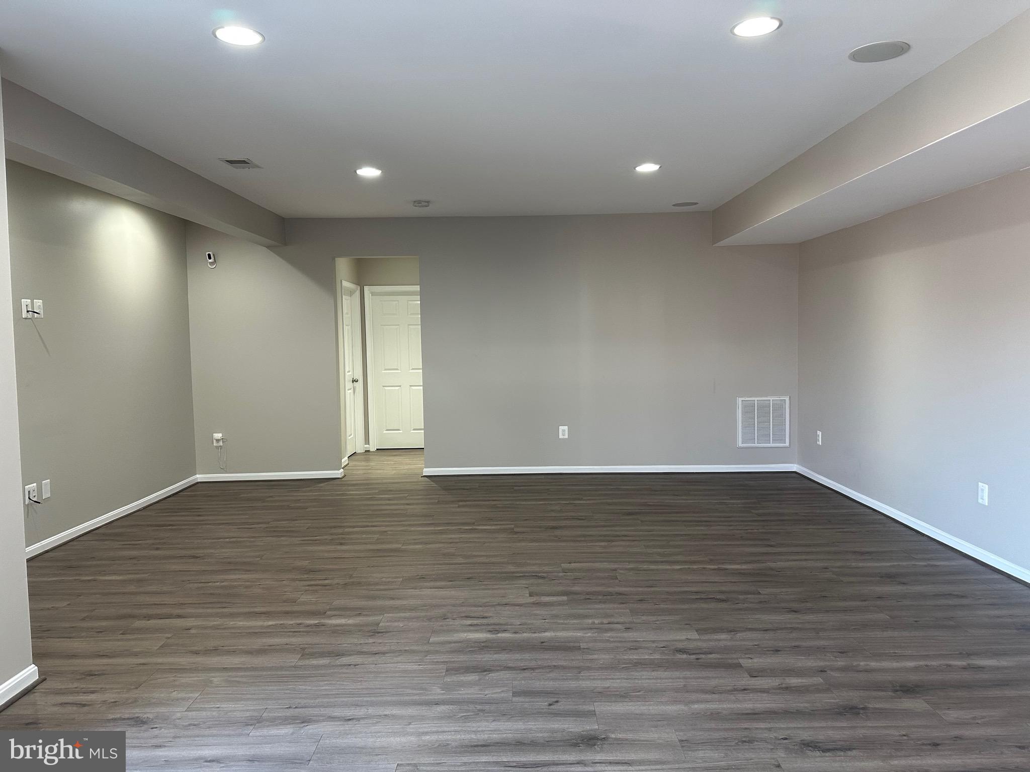 STONEWALL MANOR - Residential Lease