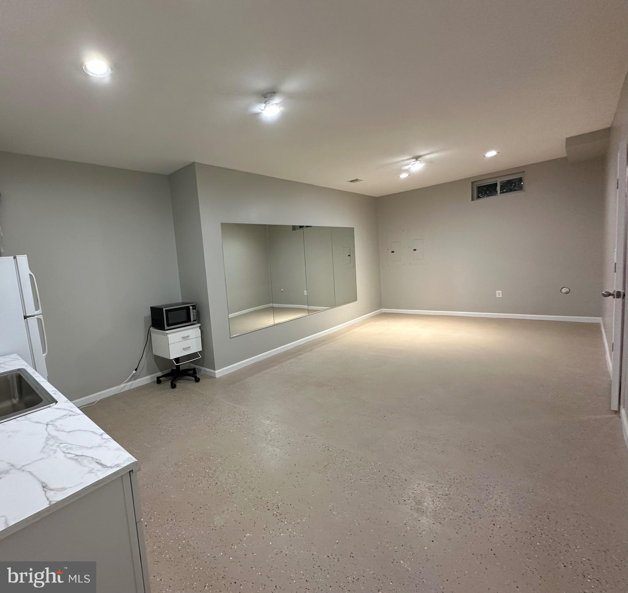 STONEWALL MANOR - Residential Lease