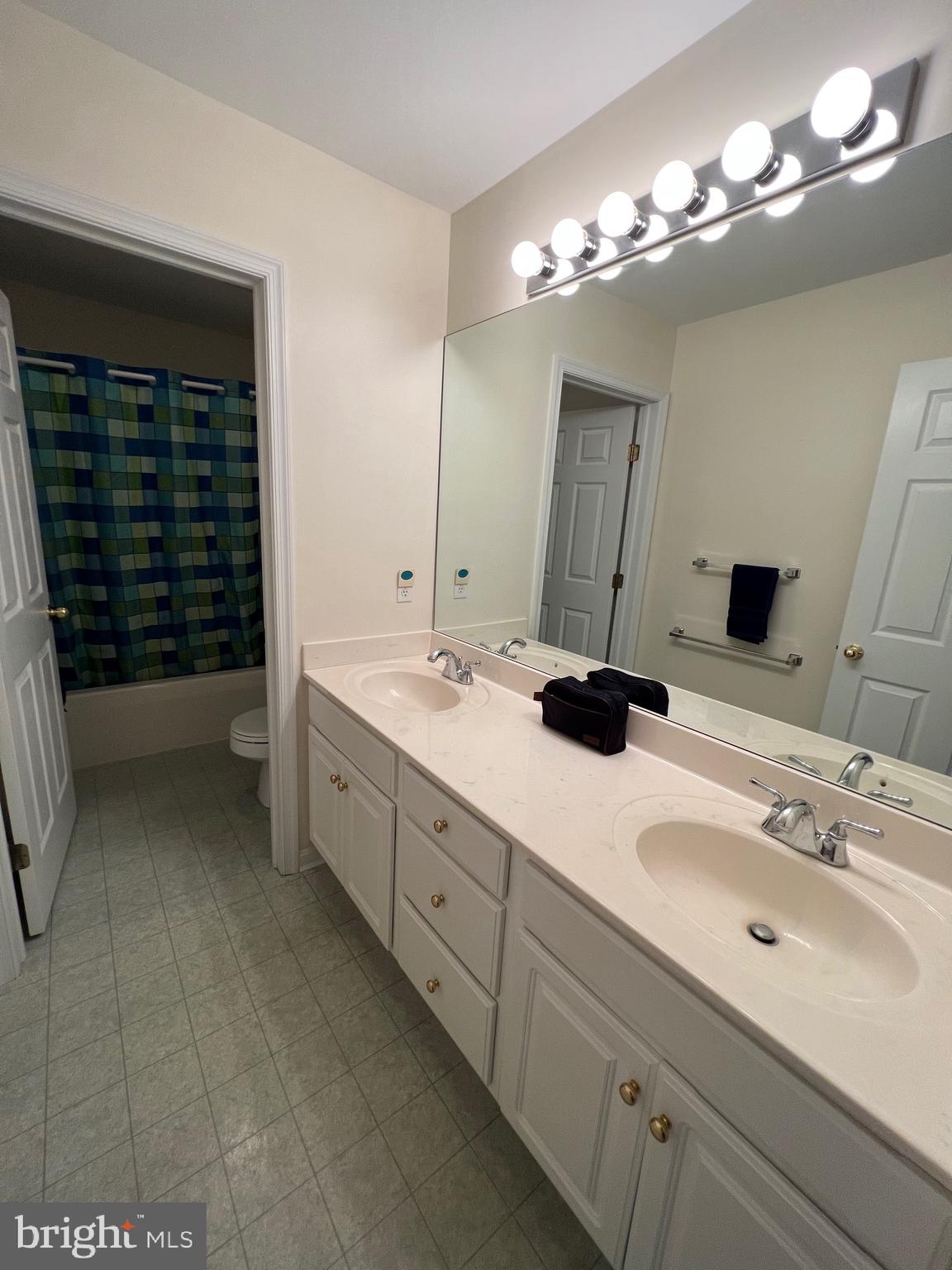 WILLOWBROOK - Residential