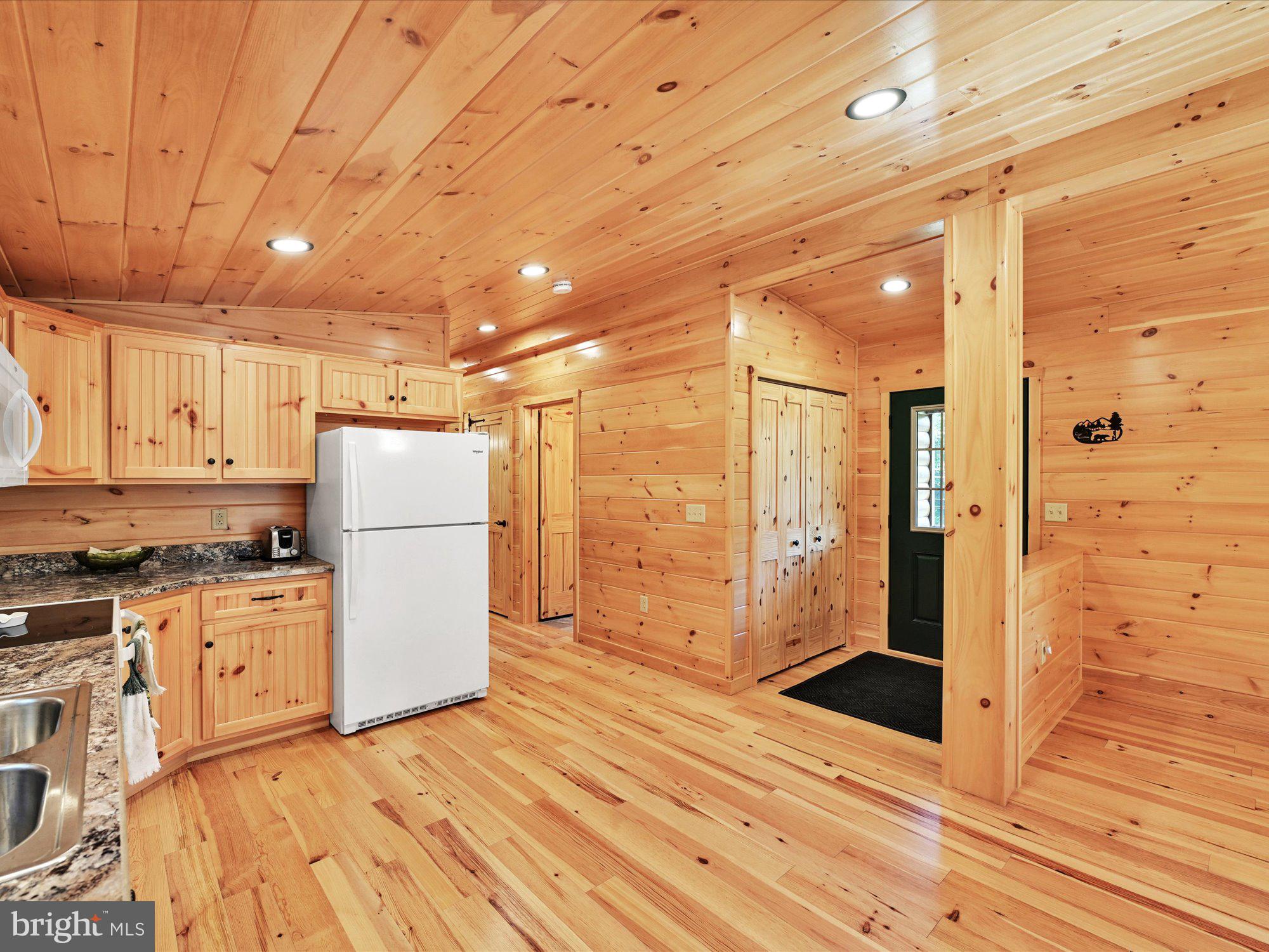LAKE WYNONAH - Residential