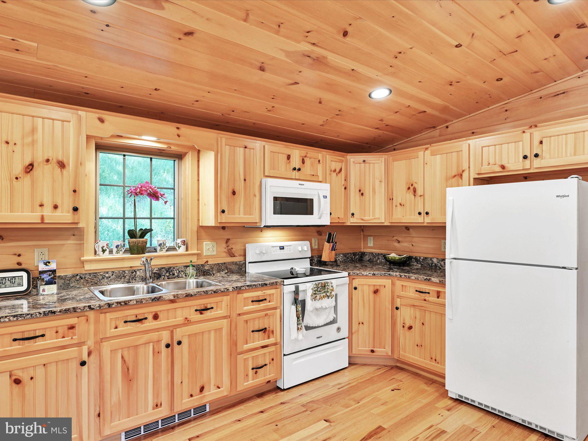 LAKE WYNONAH - Residential