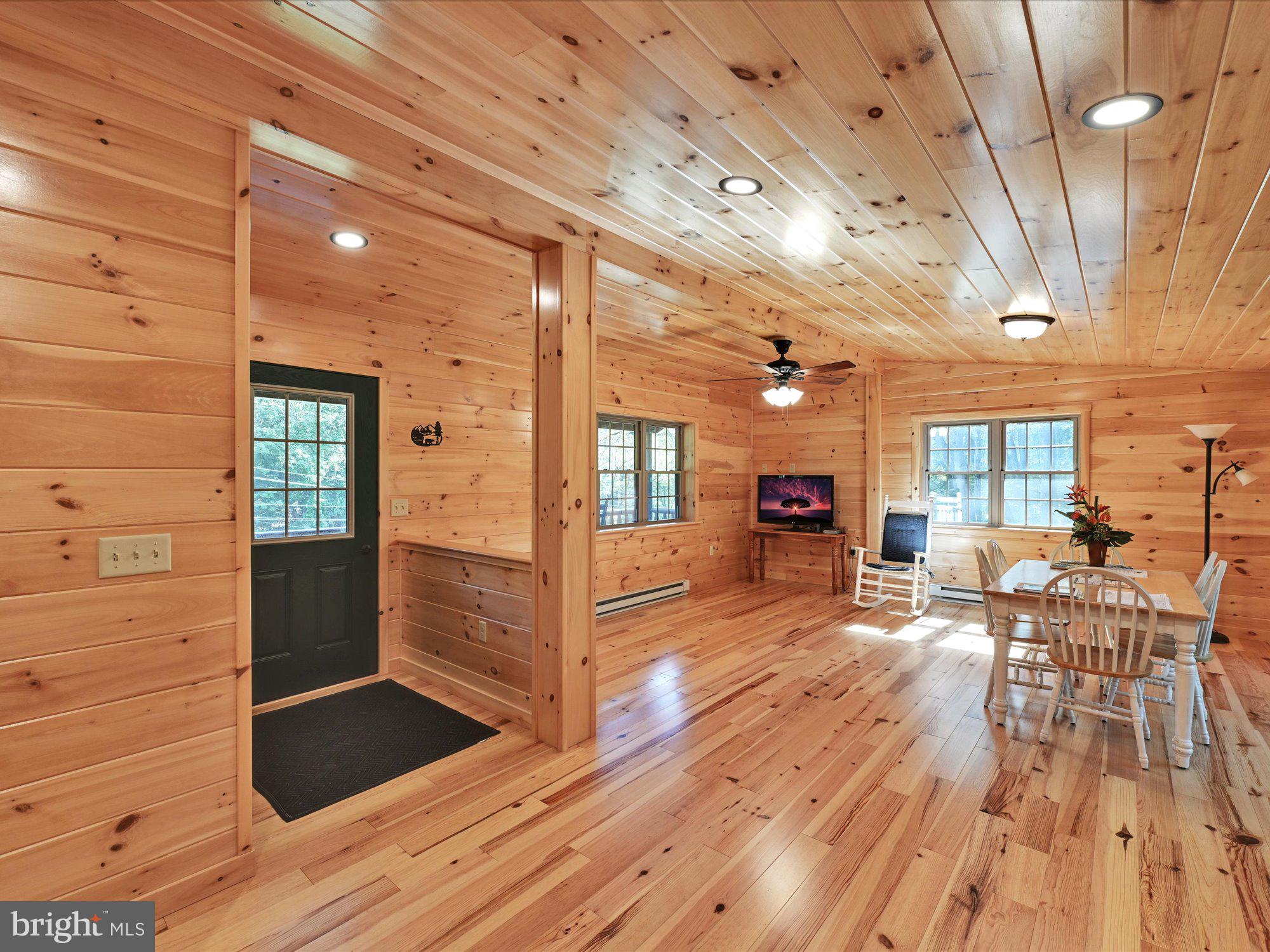 LAKE WYNONAH - Residential