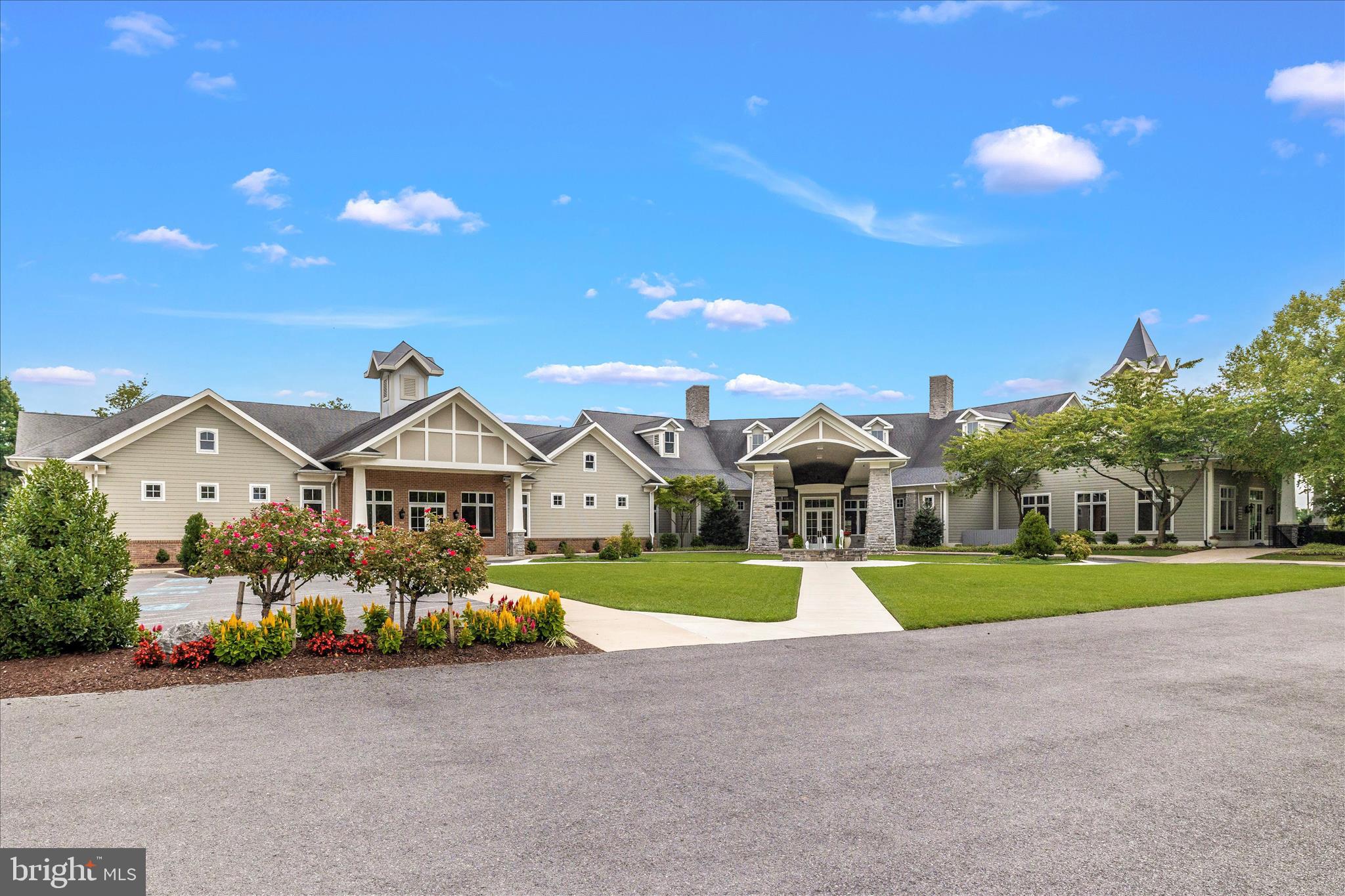 FOUNTAIN HEAD - Residential