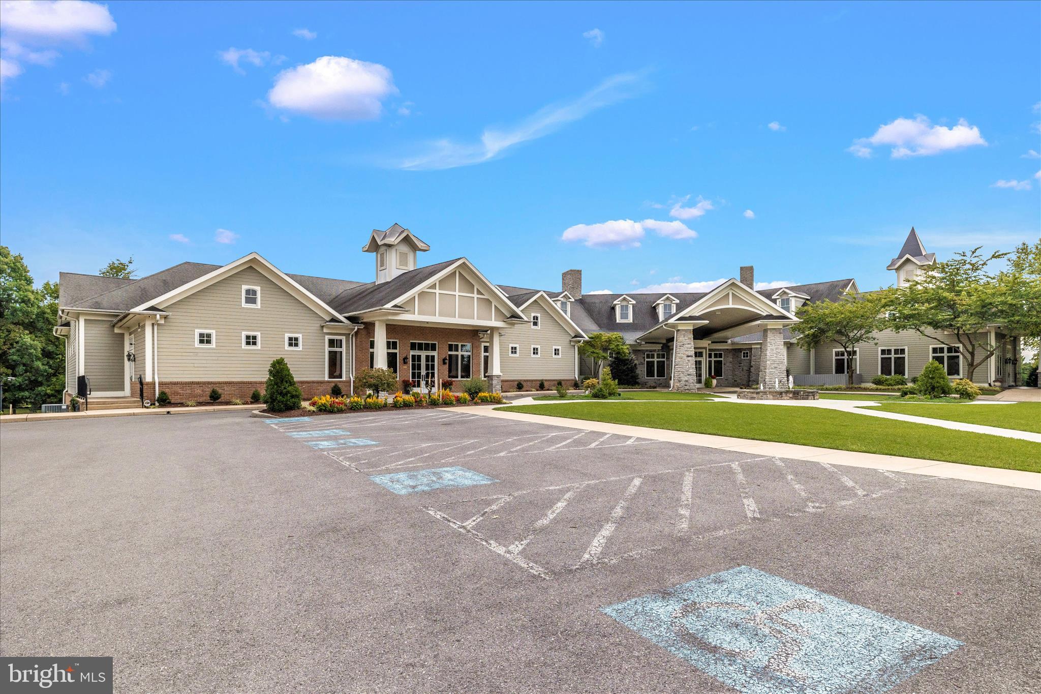 FOUNTAIN HEAD - Residential