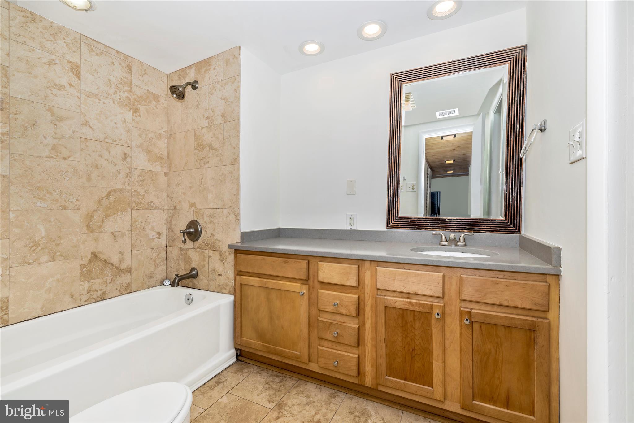 FOUNTAIN HEAD - Residential