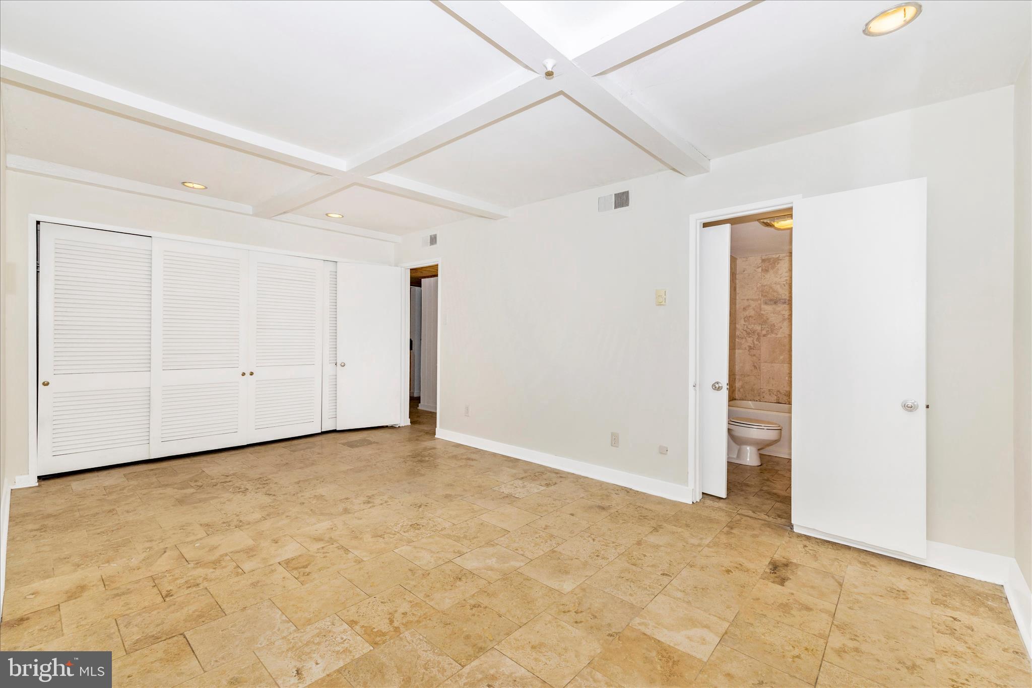 FOUNTAIN HEAD - Residential