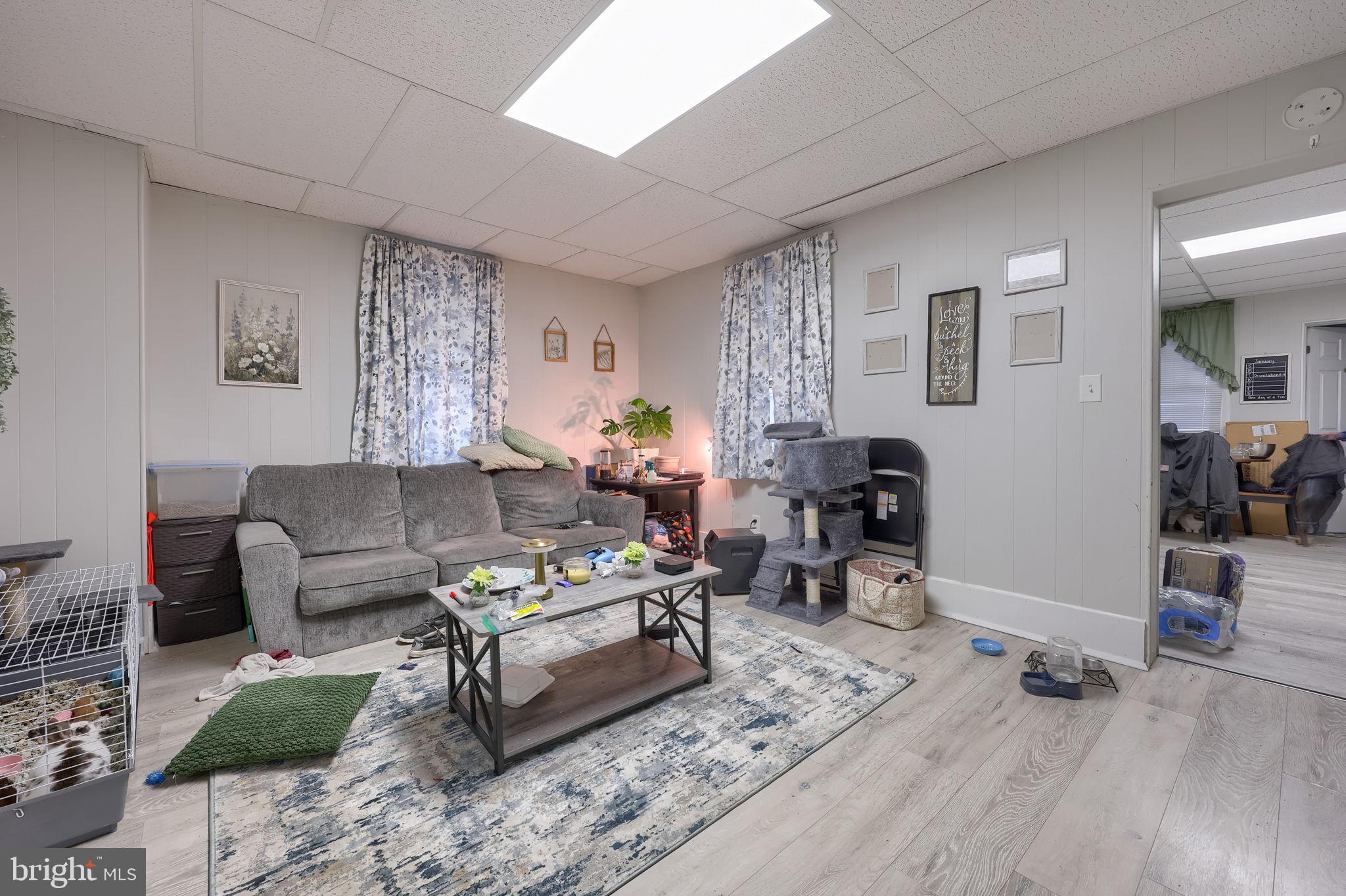 454 E WEIDMAN STREET