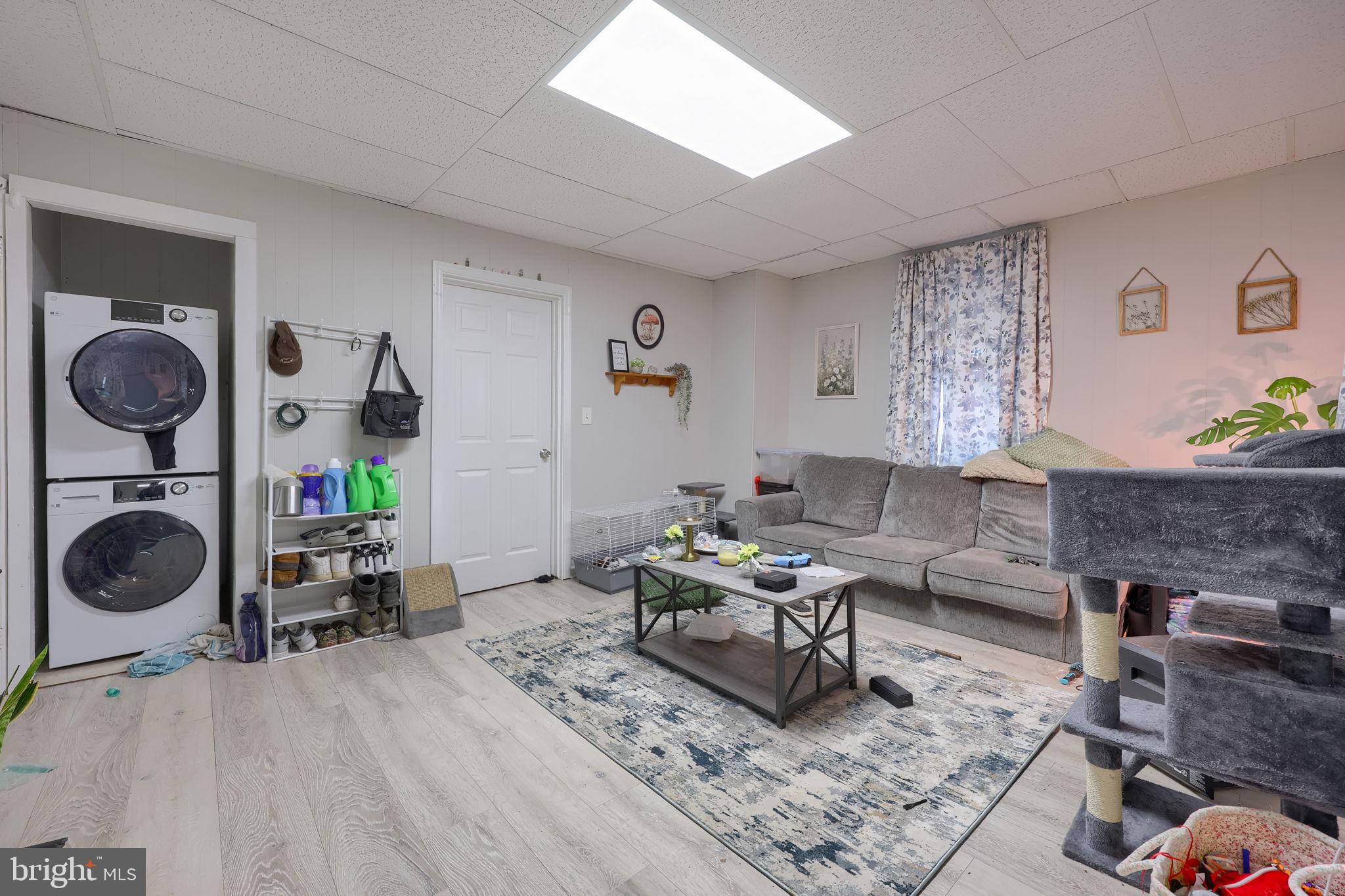 454 E WEIDMAN STREET