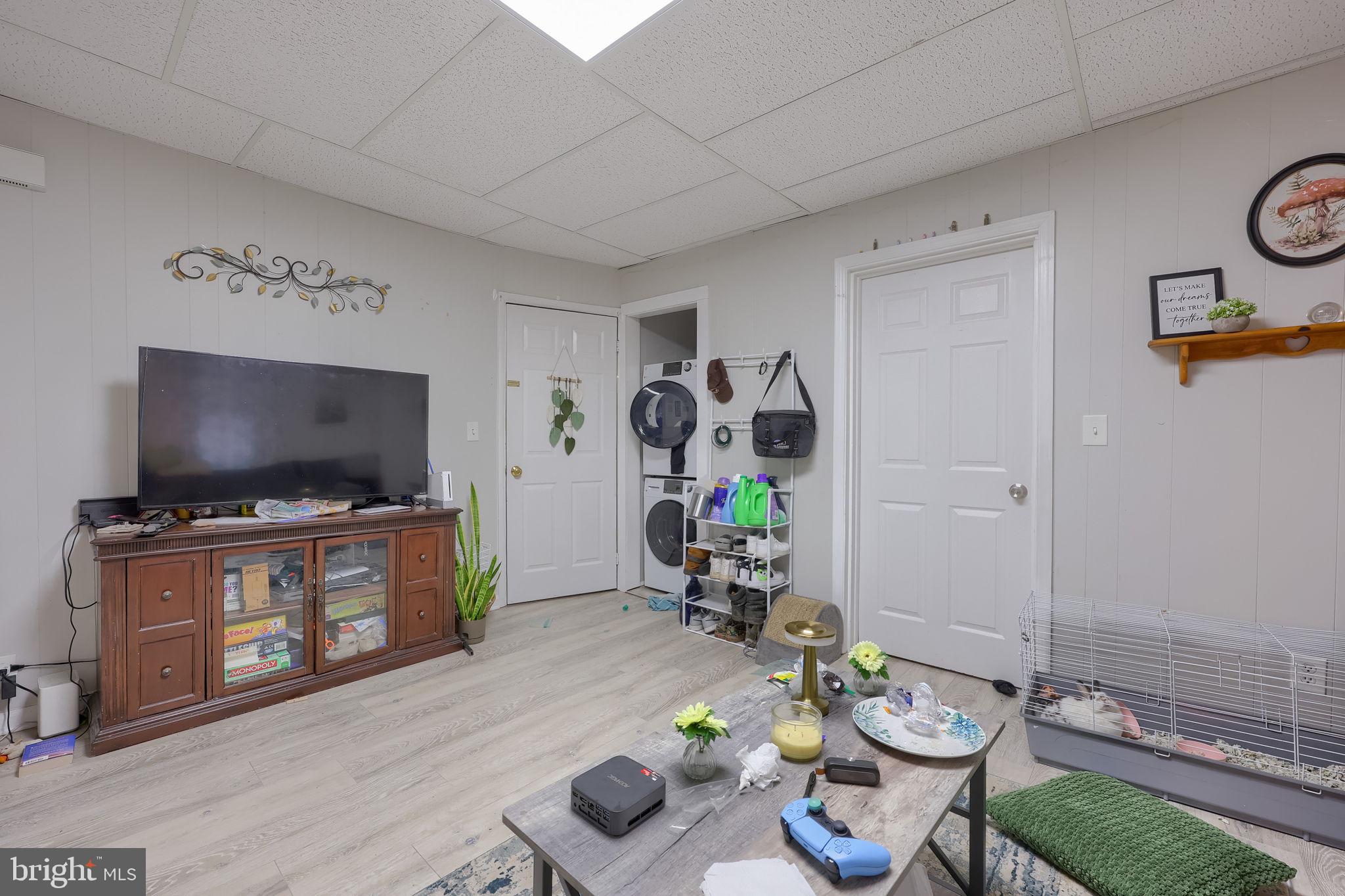 454 E WEIDMAN STREET