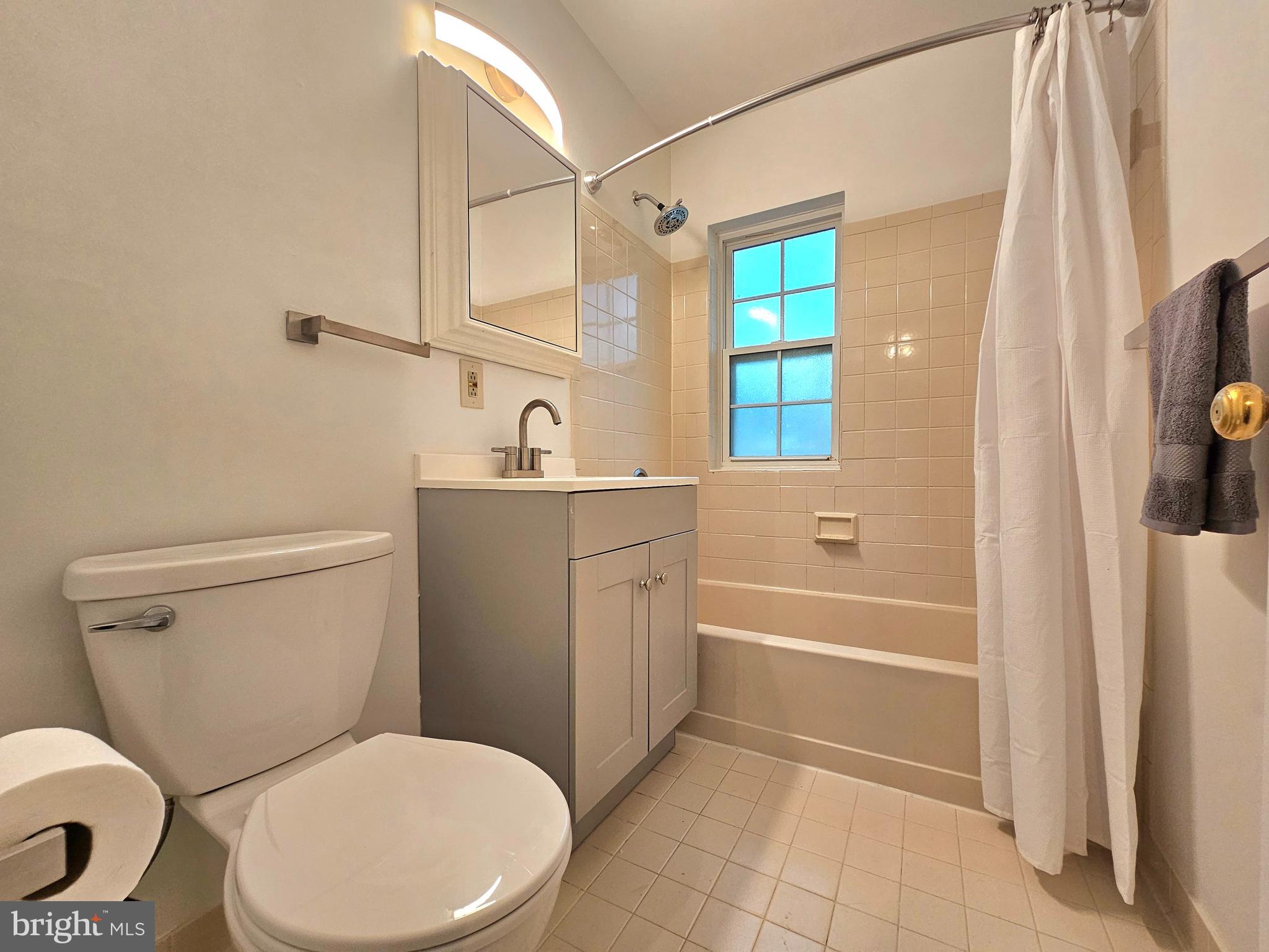 COLONIAL VILLAGE - Residential Lease