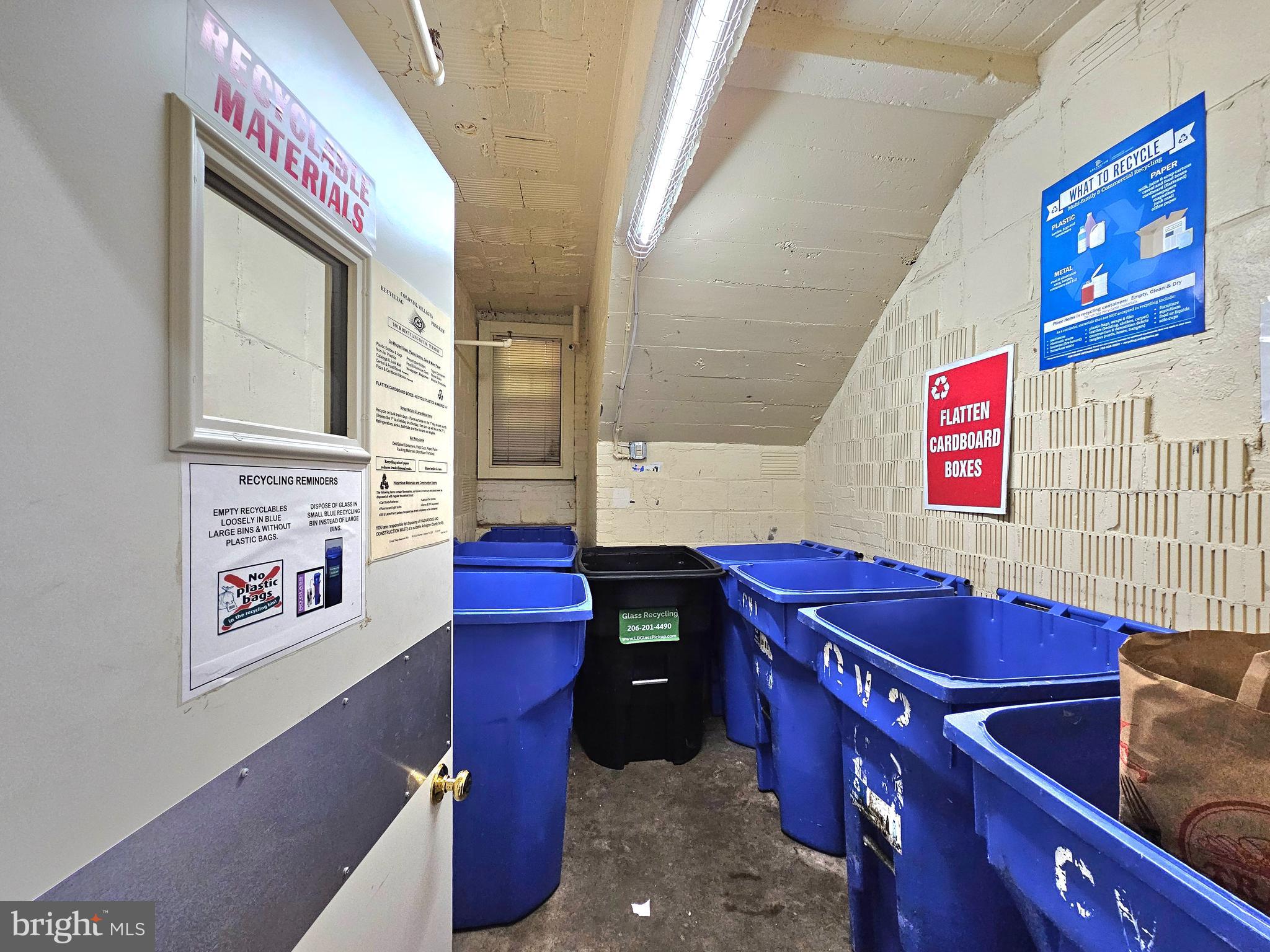 COLONIAL VILLAGE - Residential Lease