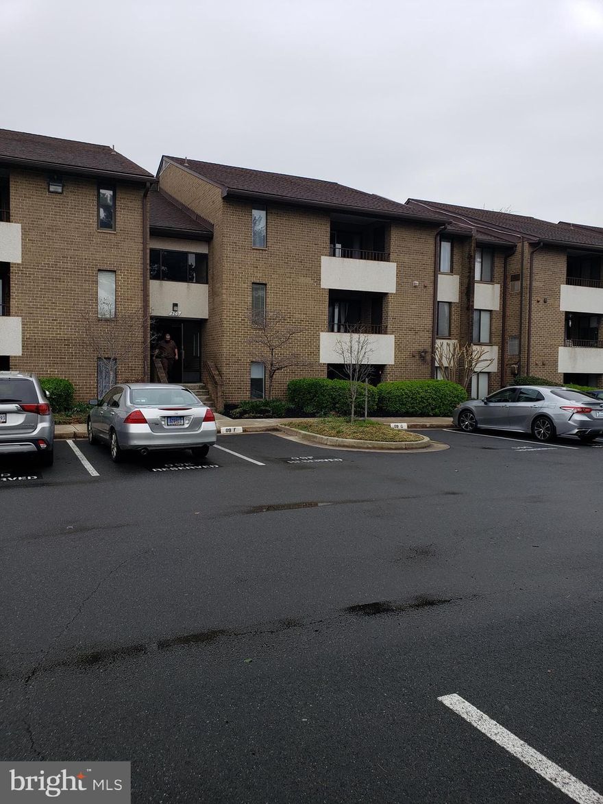 Beautiful condo in the heart of Herndon! featuring 2 bedrooms and 2 full bathrooms and a 22 foot X 13 foot Living Room.  Updated items include the Primary Bathroom, newer windows, sliding glass door, garbage disposal, and the attic has been insulated. The home is close to major roadways such as Route 28, the Dulles Toll Road, and Fairfax county parkway. Travel around the Northern Virginia area on the new Silver Metro line scheduled to open in the coming future.
Be aware, this unit is not sparkly and organized. Owner occupant has a overflowing amount of personal Clutter and more clutter, is actively packing to move.