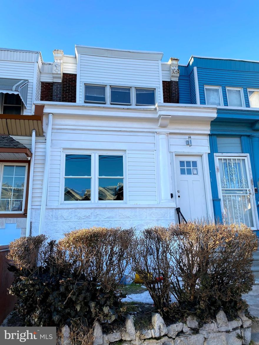 Renovated duplex on a great block in booming Kensington!    We have TWO UNITS available for April 1 or 15th move in, we will not accept any applications for a later date.    This listing is not for the entire building, it is (2) one bedroom apartments.   Each unit is a one bedroom, one bath unit with washer + dryer included.    Tenants pay PECO only, water is included.  No Pets.  3 month's down to move in.  Located two blocks from the Tioga EL Station, 10 minutes to Center City.  Two affordable, clean, apartments that are ready to go!