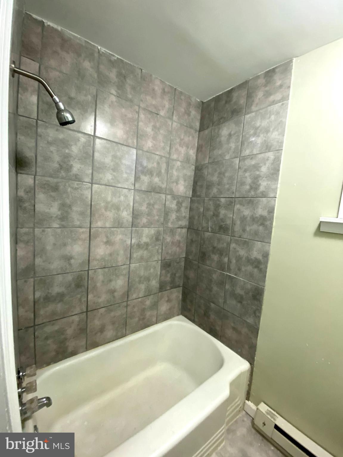KENSINGTON - Residential Lease