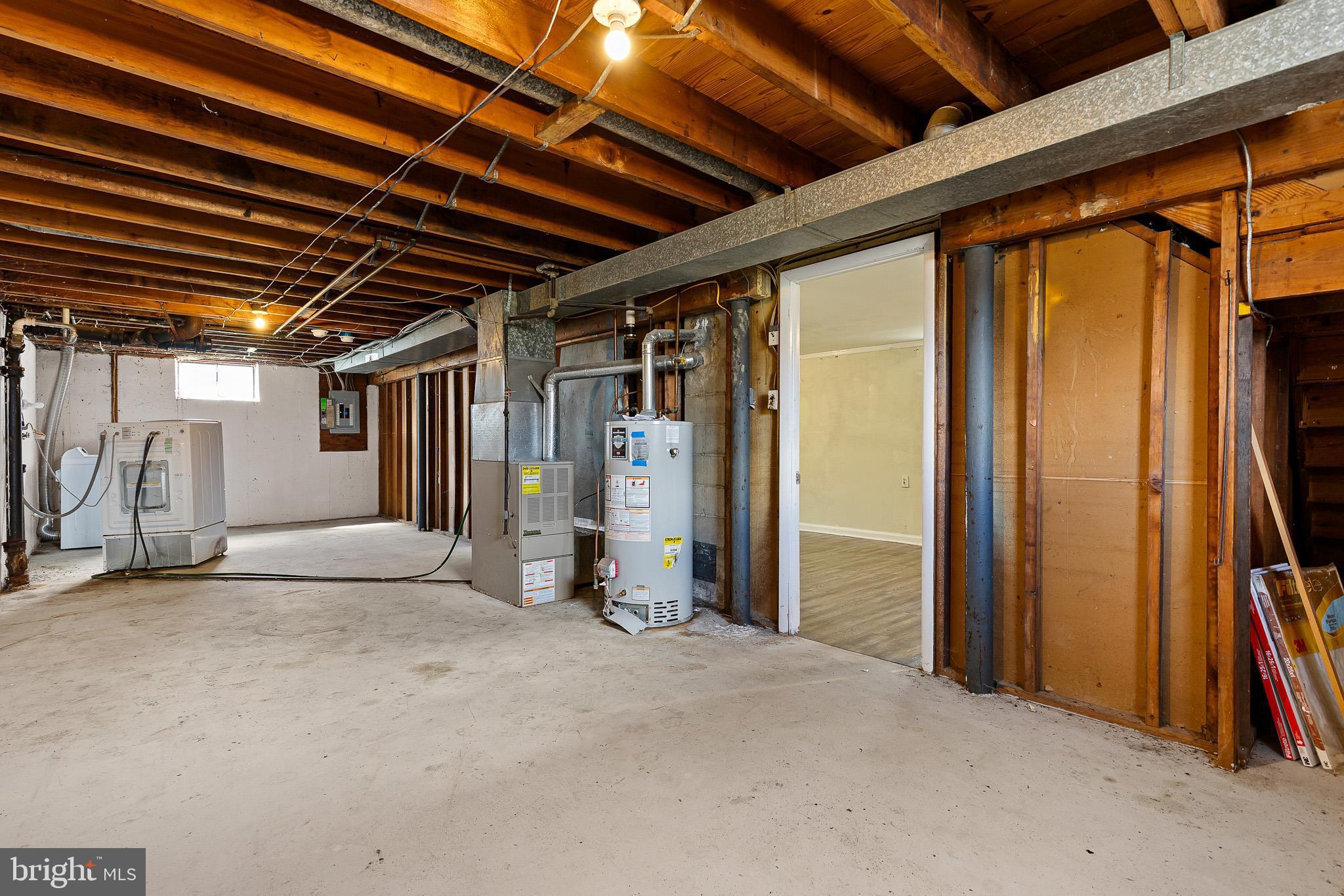 REDDING ESTATES - Residential