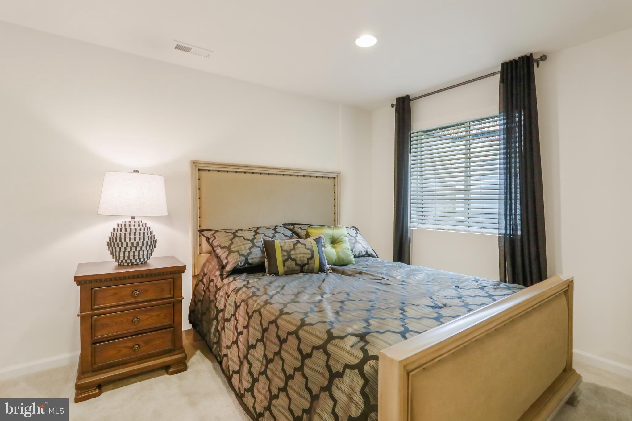 POTOMAC STATION - Residential