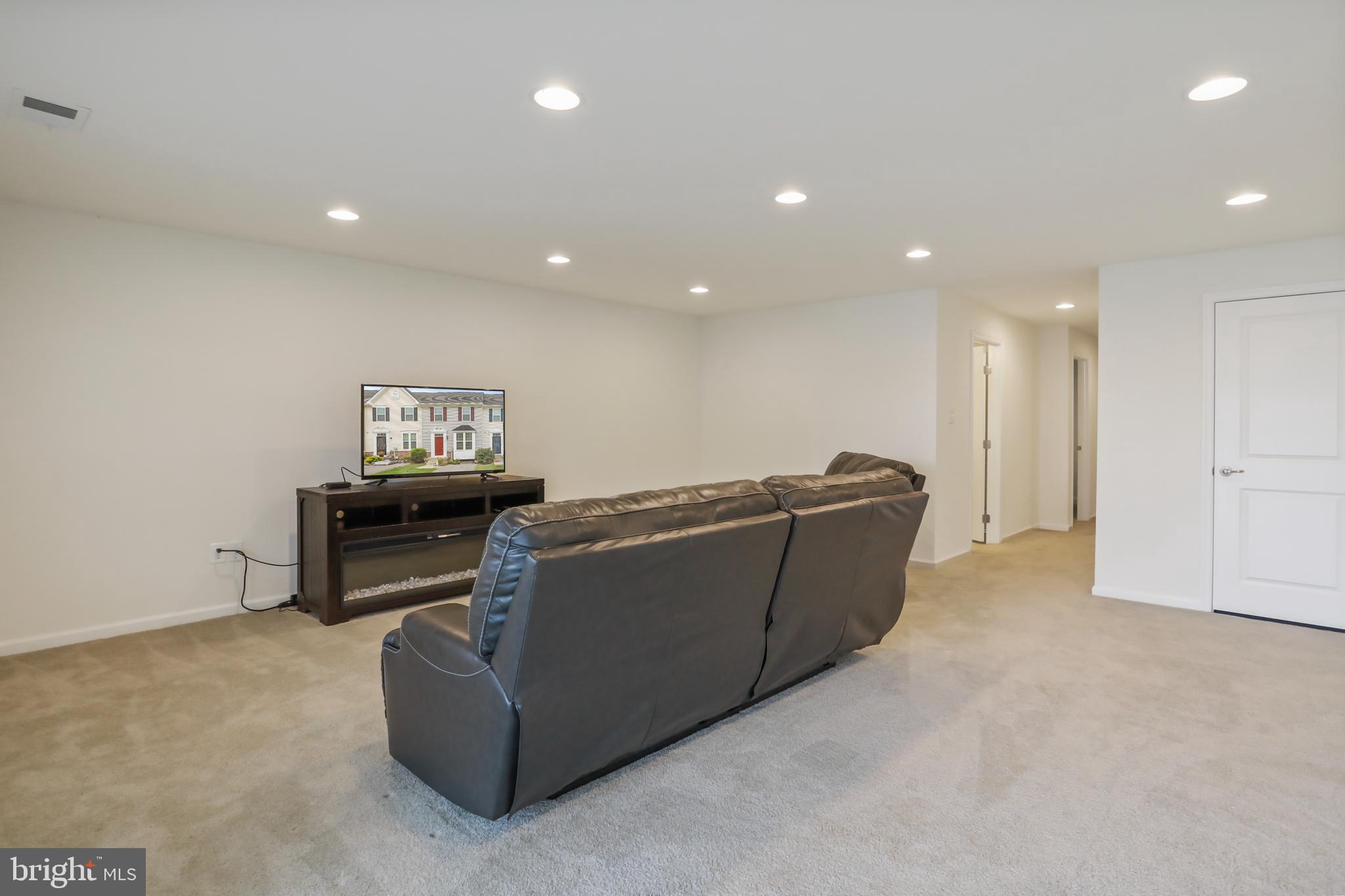 POTOMAC STATION - Residential