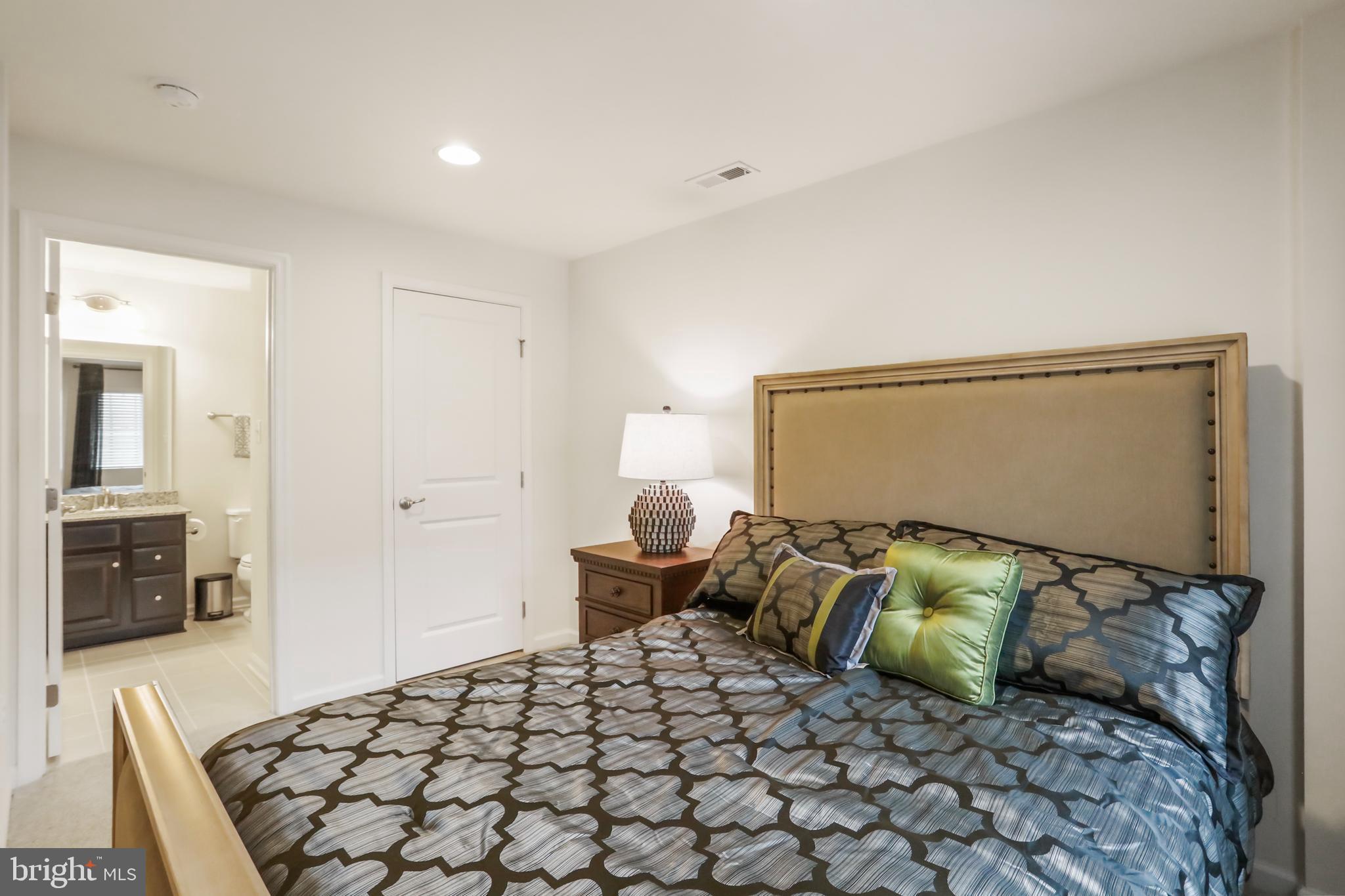 POTOMAC STATION - Residential