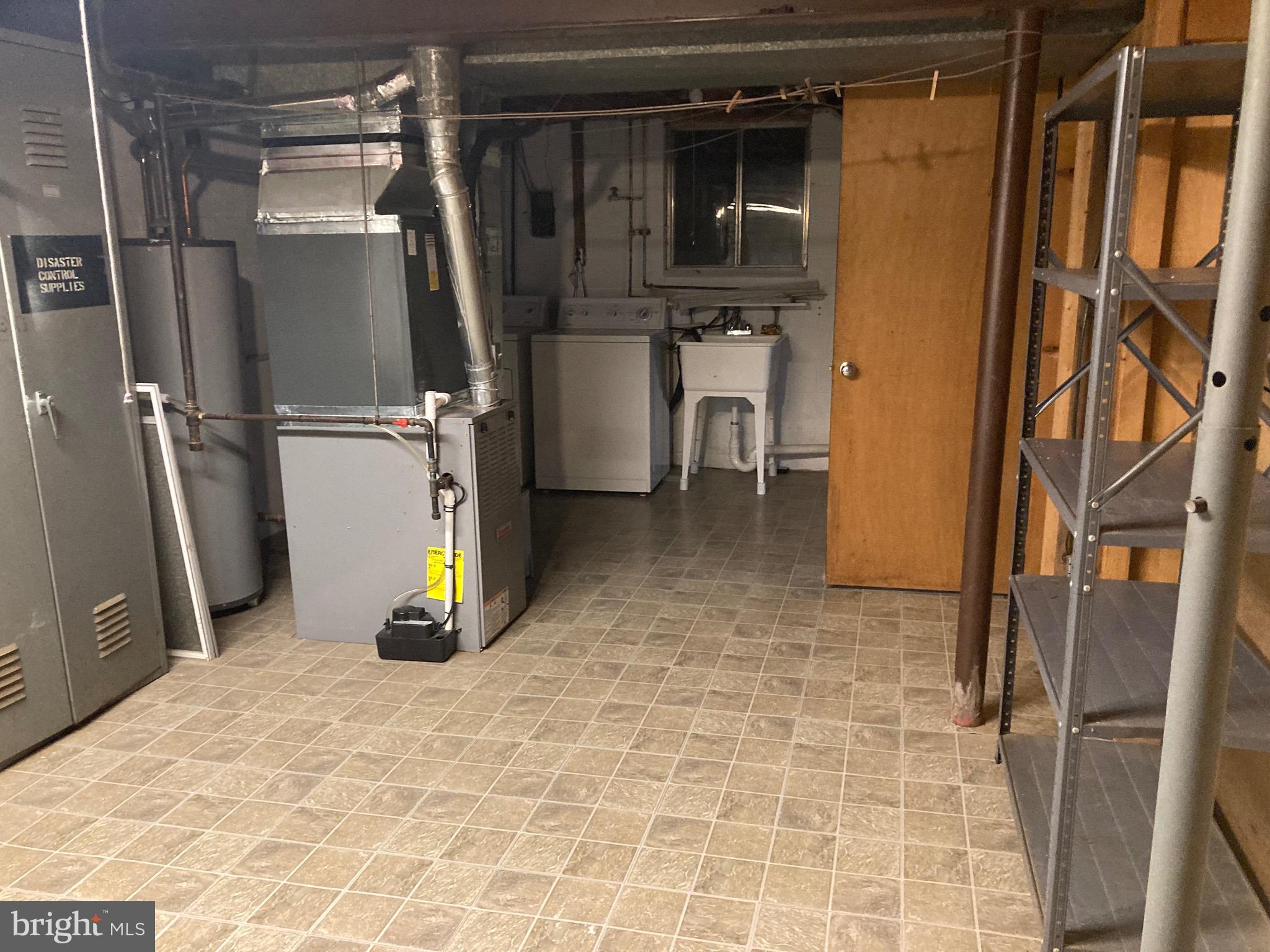 WESTVIEW PARK - Residential Lease