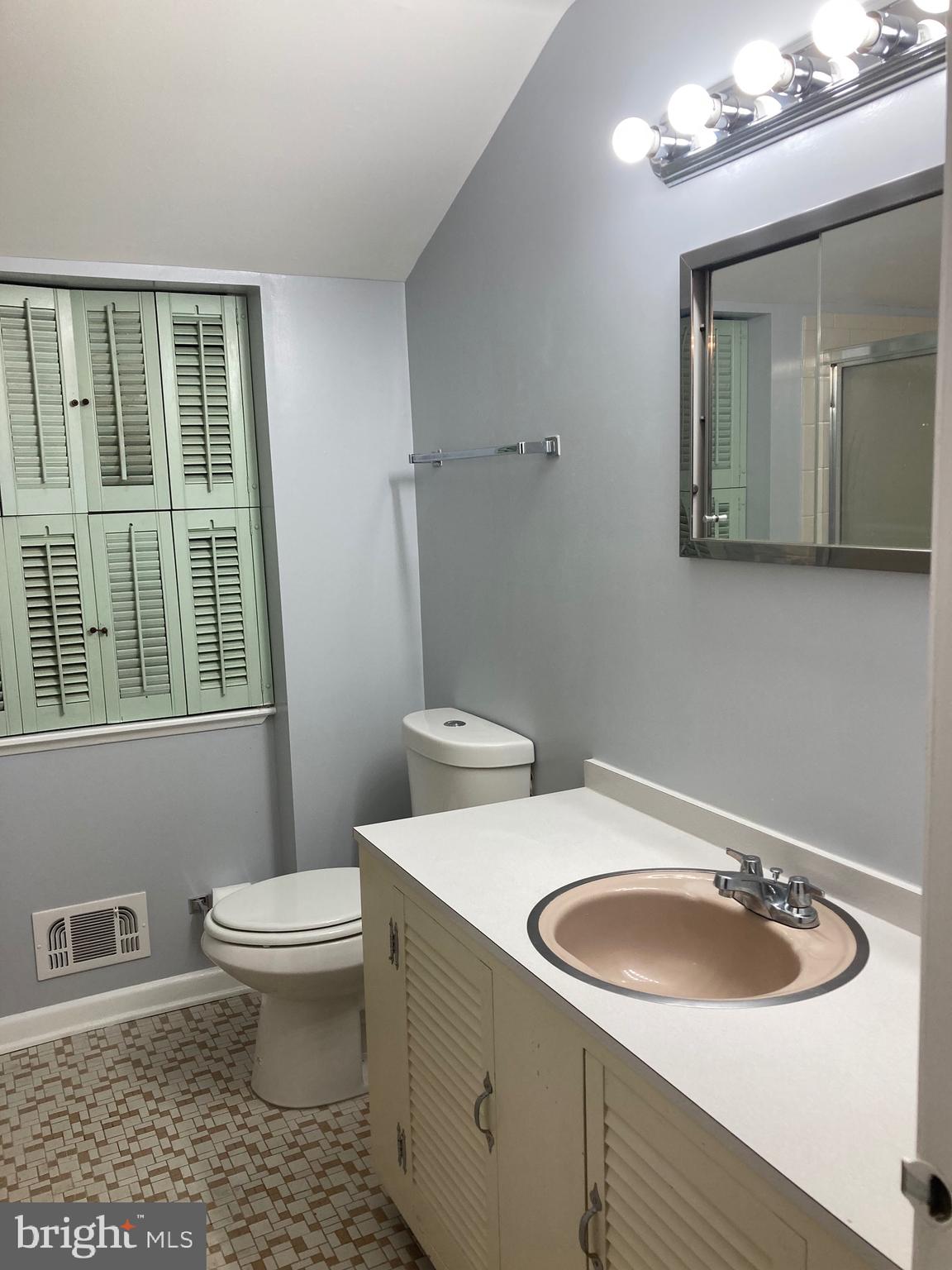 WESTVIEW PARK - Residential Lease