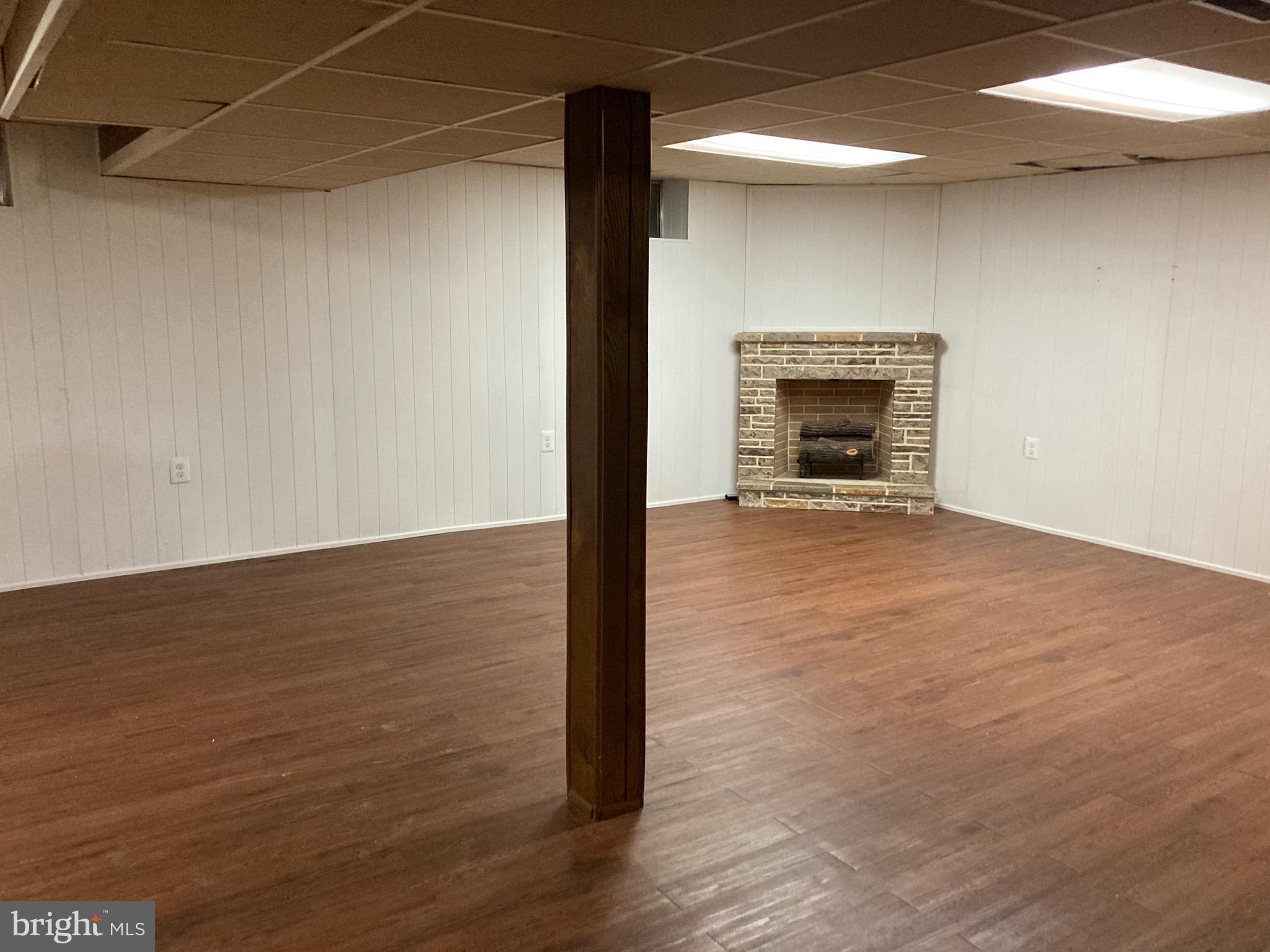 WESTVIEW PARK - Residential Lease