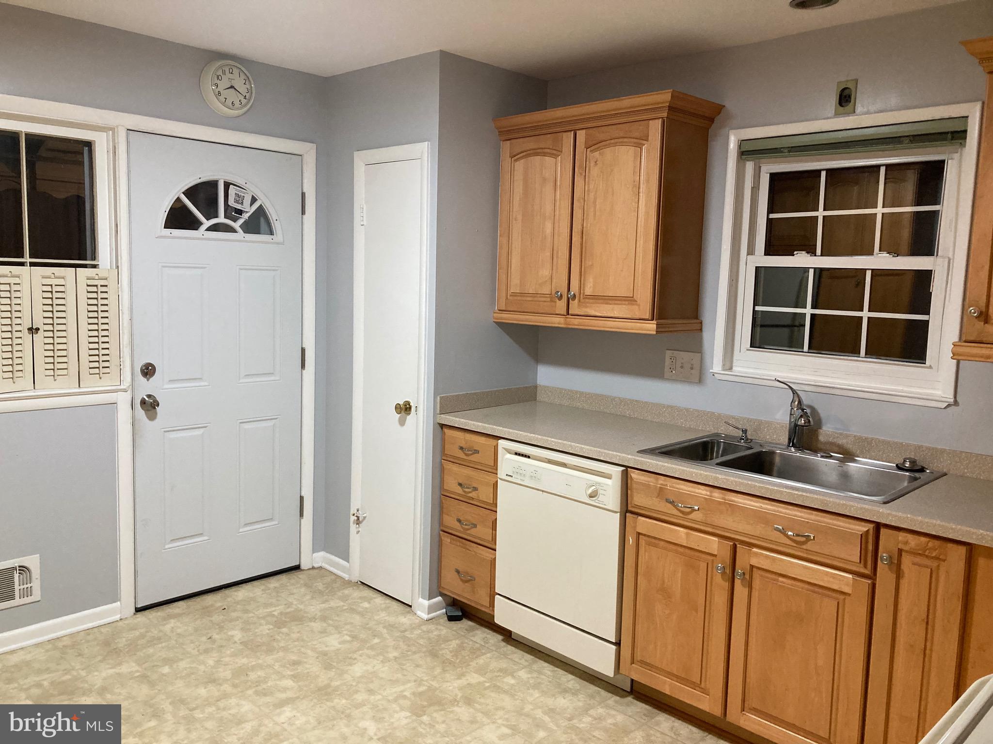 WESTVIEW PARK - Residential Lease