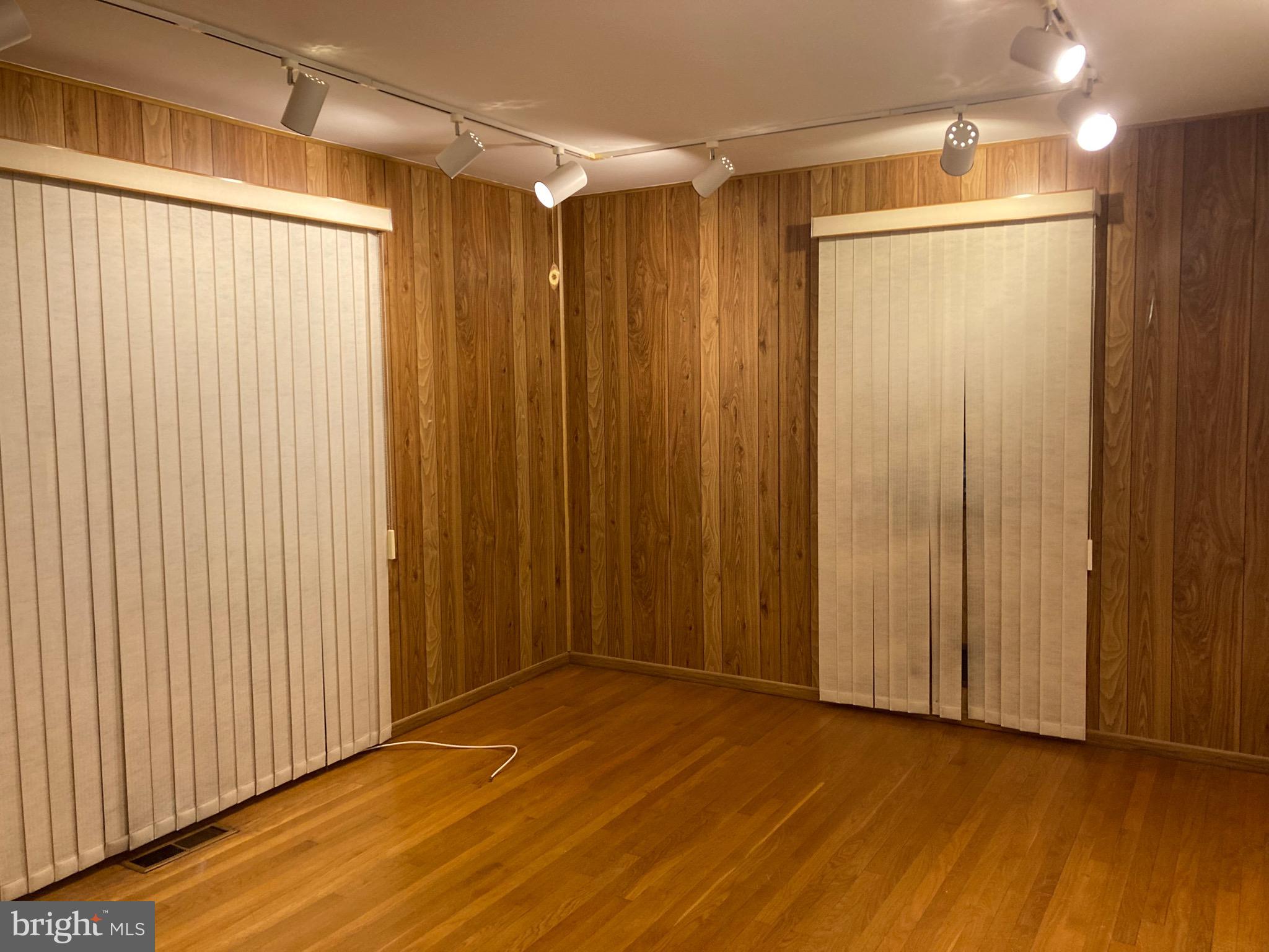 WESTVIEW PARK - Residential Lease