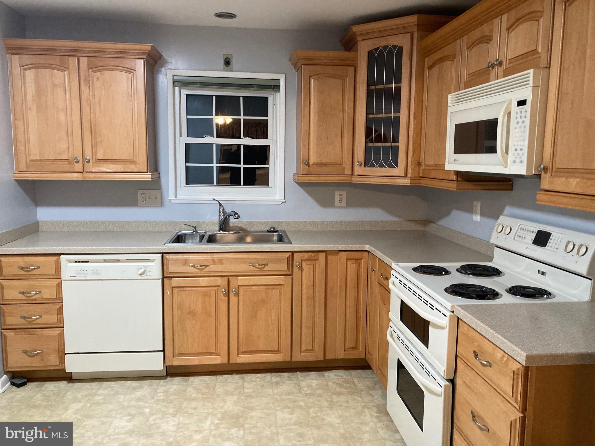 WESTVIEW PARK - Residential Lease