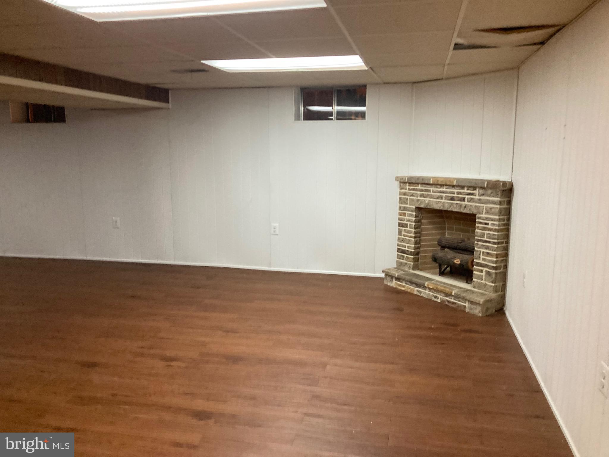 WESTVIEW PARK - Residential Lease