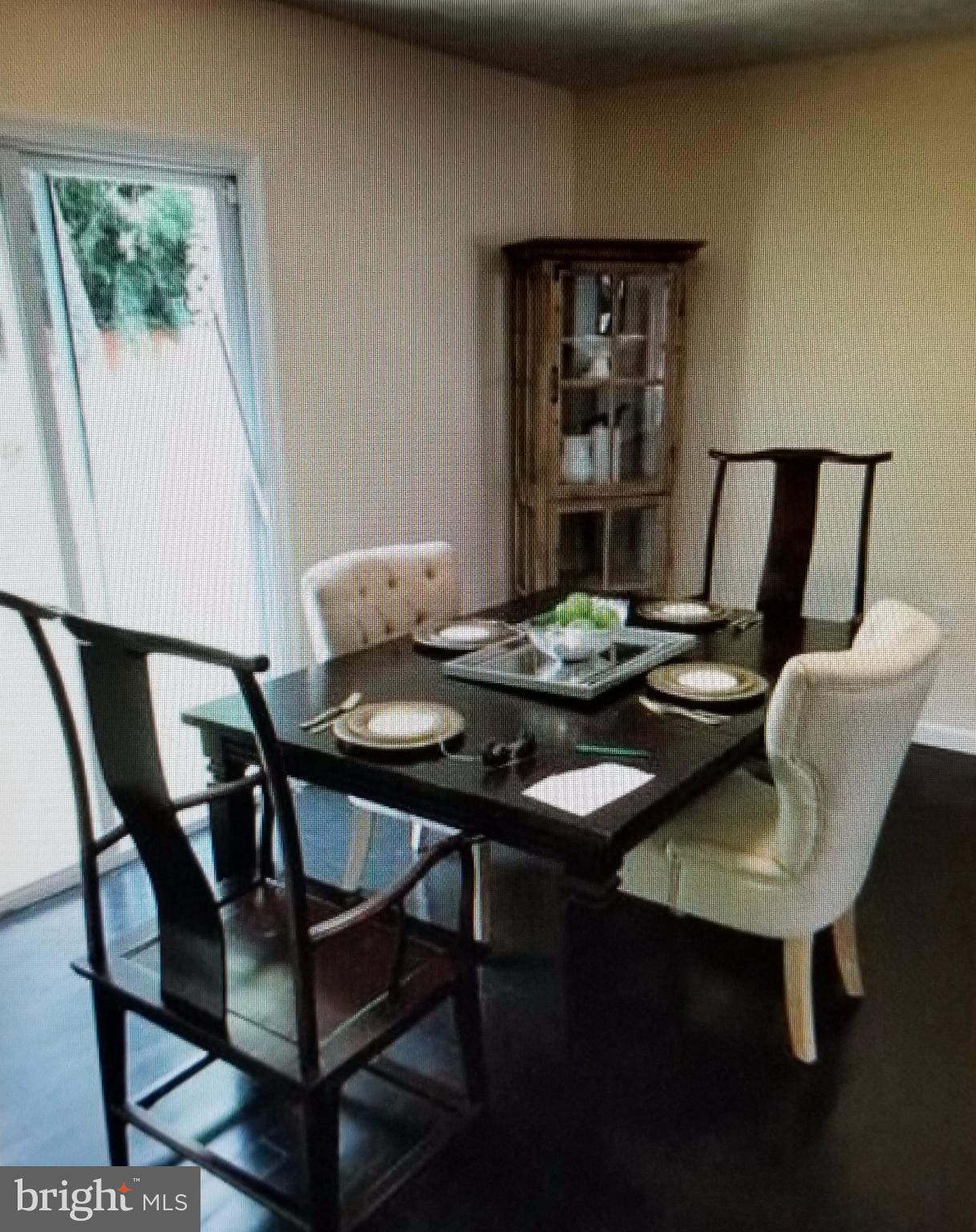 PIMMIT HILLS - Residential Lease