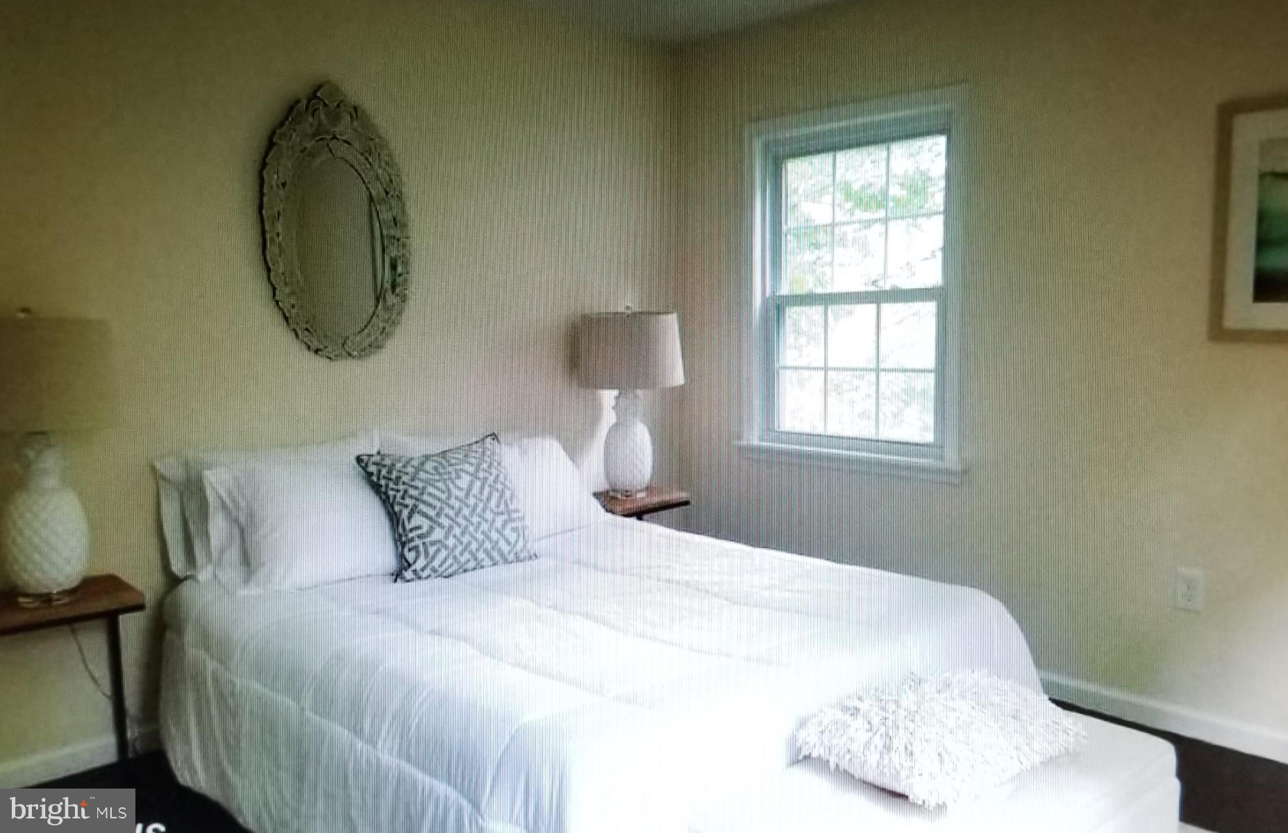 PIMMIT HILLS - Residential Lease