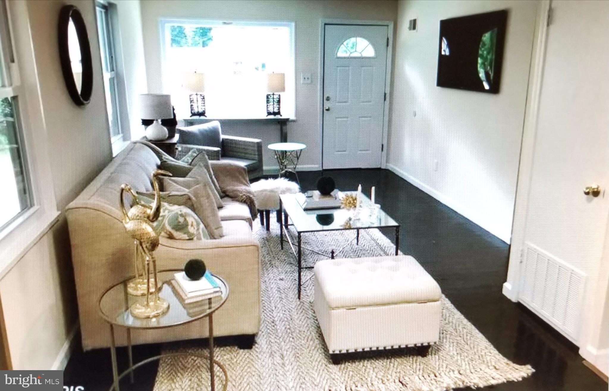 PIMMIT HILLS - Residential Lease