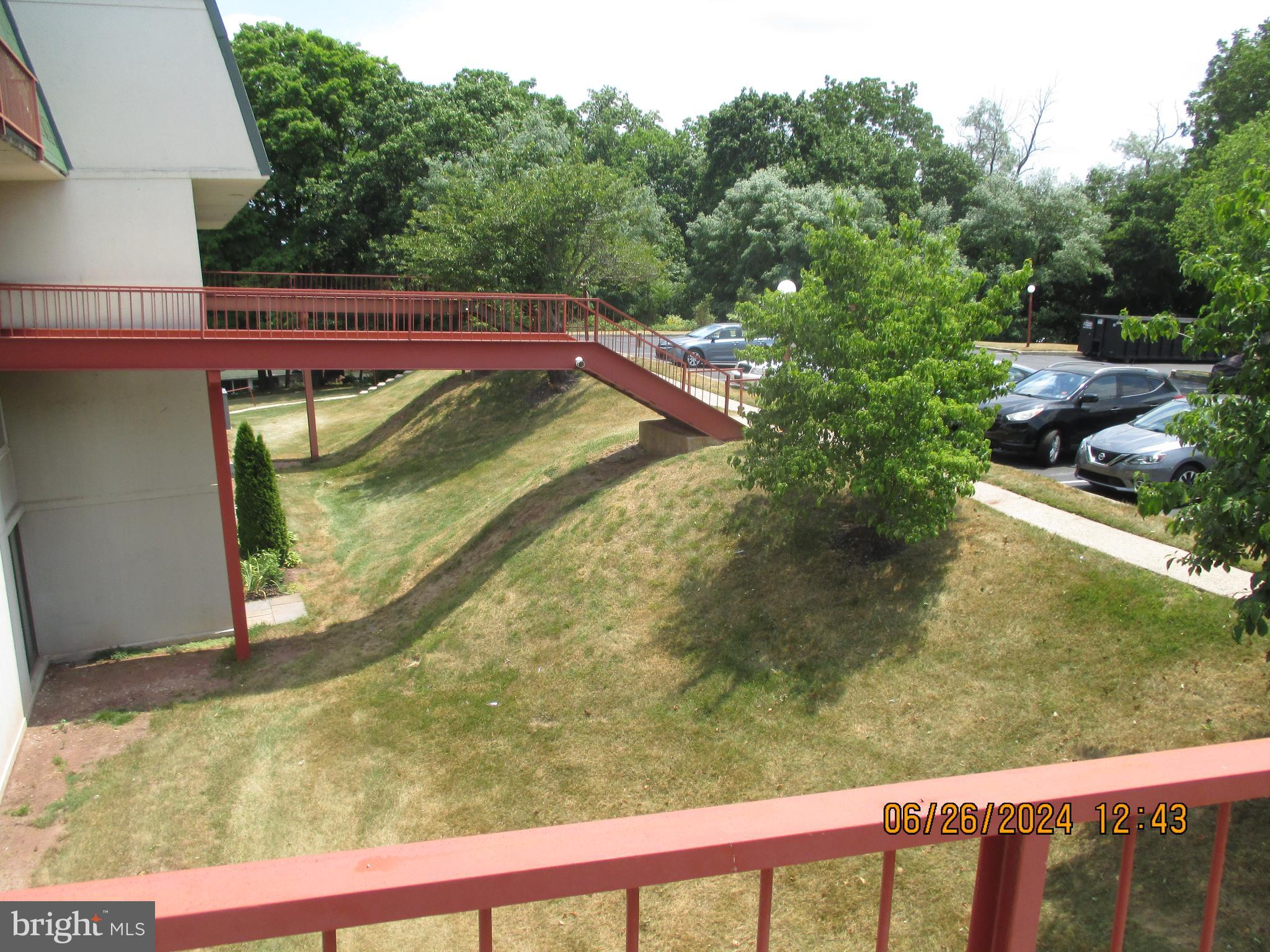 SPRING MOUNT SUMMI - Residential