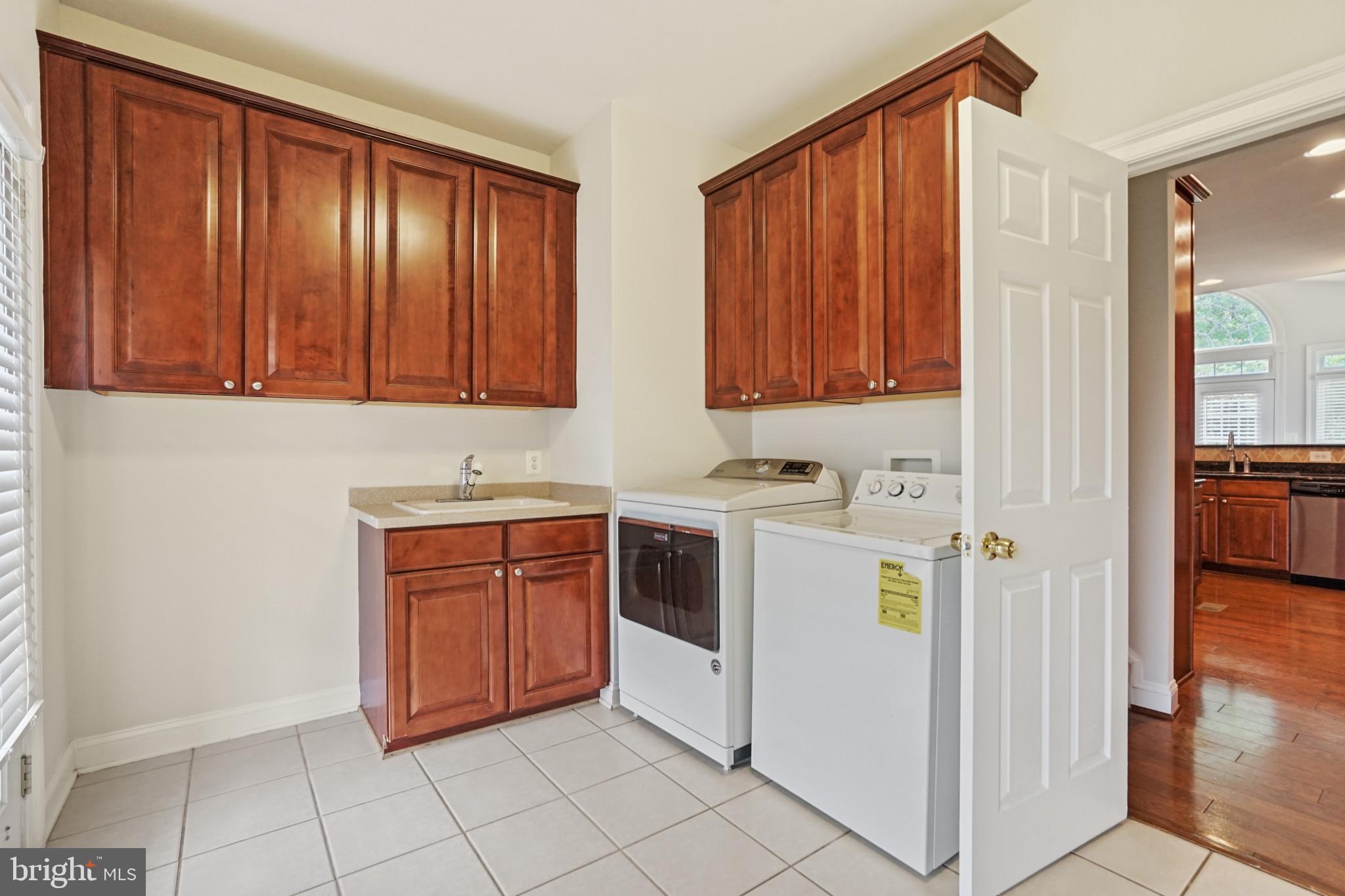 CEDAR CREST - Residential