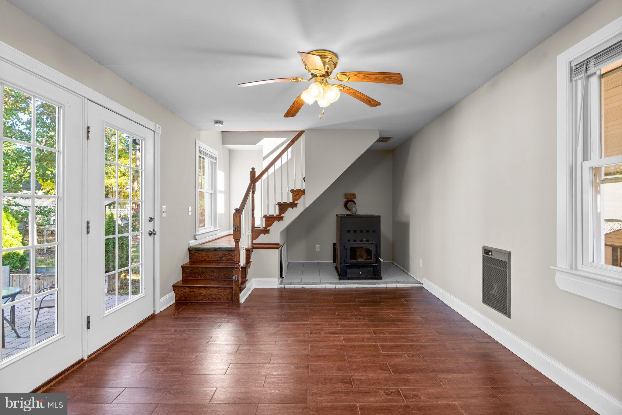 MUNROE GARDENS - Residential