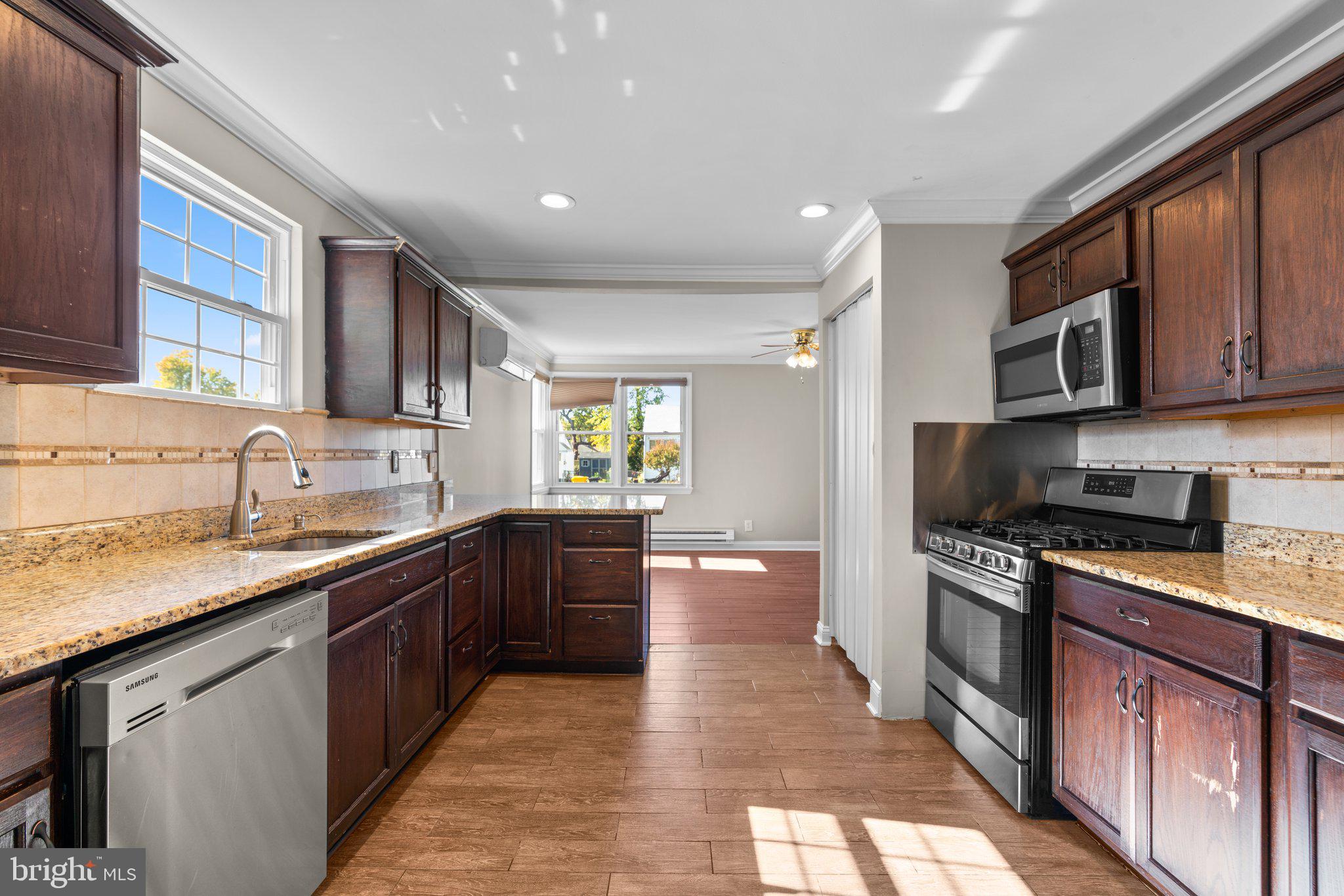 MUNROE GARDENS - Residential