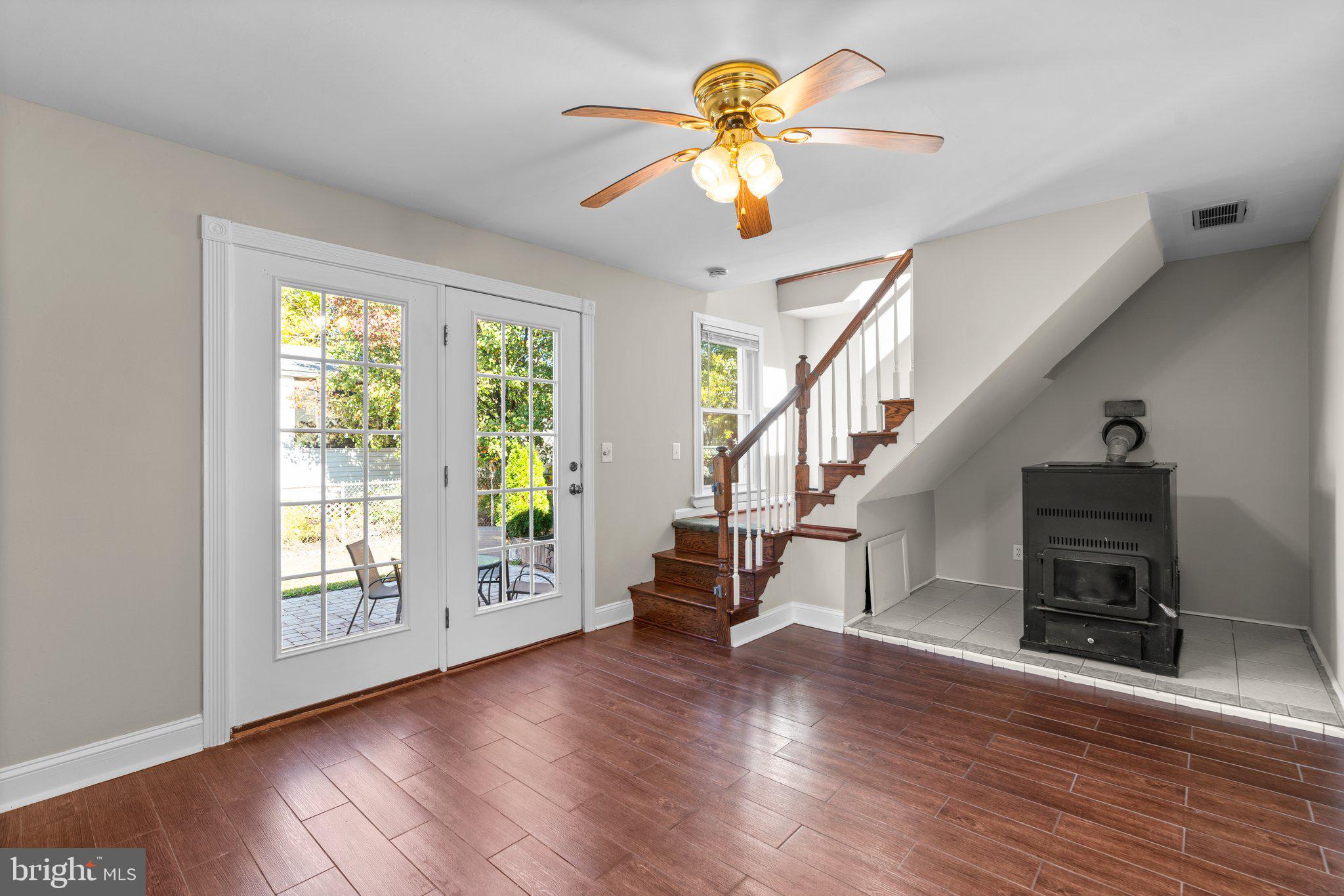 MUNROE GARDENS - Residential