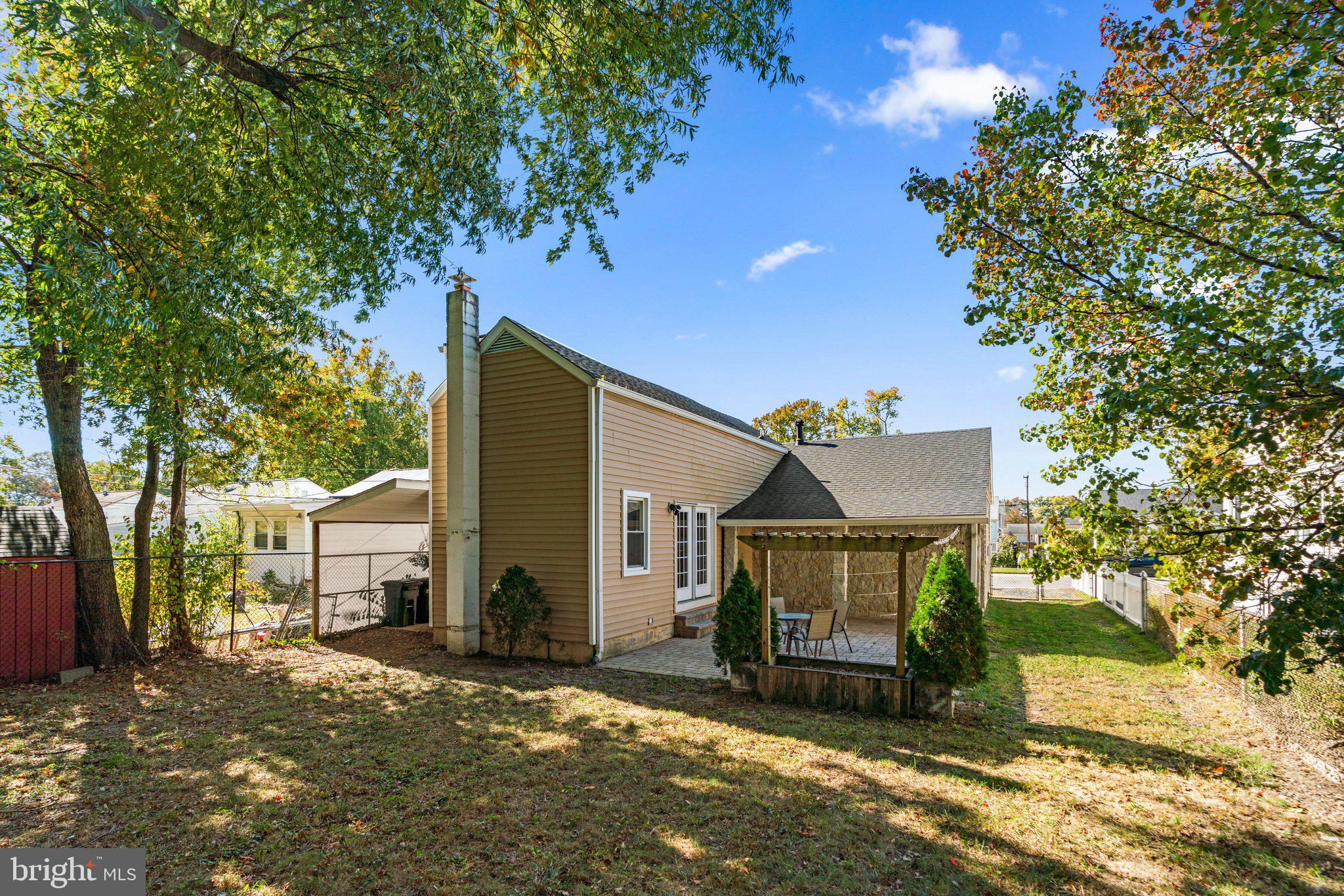 MUNROE GARDENS - Residential