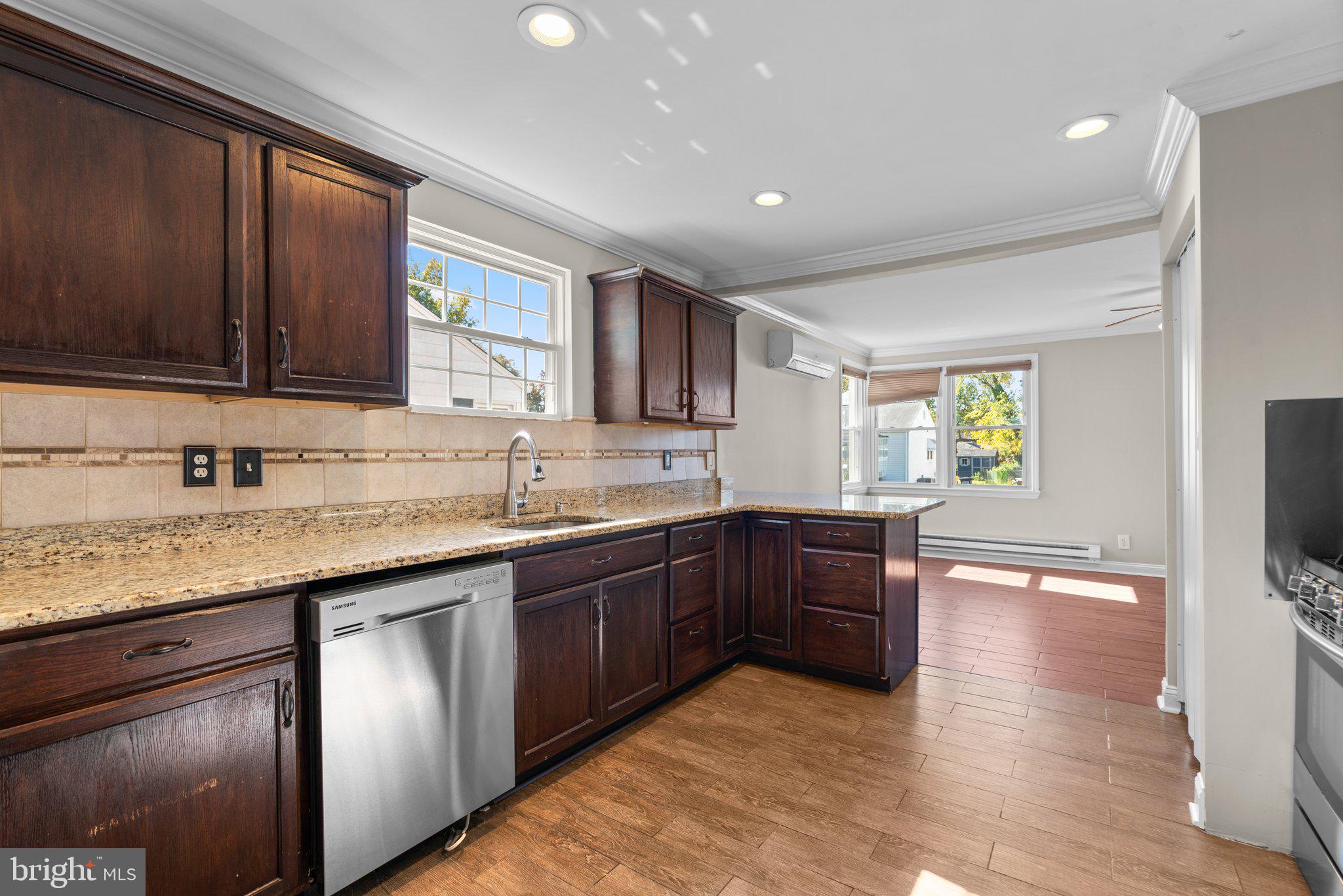 MUNROE GARDENS - Residential