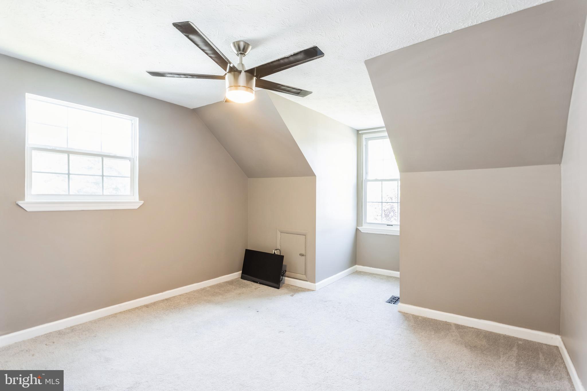 LAUREL VALLEY - Residential